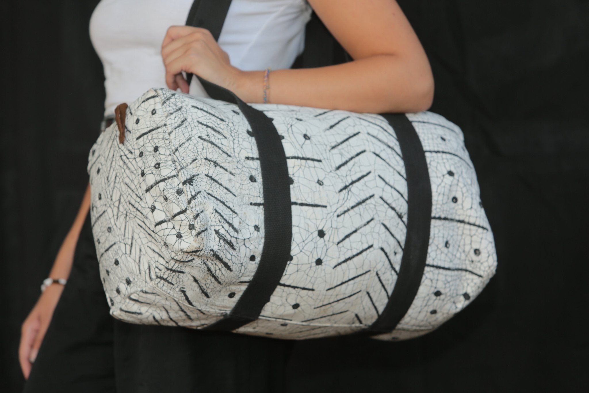 Matika Linen Black Weekend Bag - Lightweight Travel Duffle for Women & Men - Perfect for Gym, Beach, Overnight Trips & Weekend Getaways