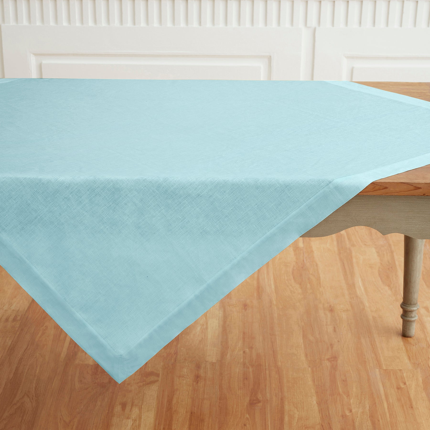 Fete Table Throw - Elegant & Durable Table Cover for Parties, Weddings & Events | Perfect for Indoor & Outdoor Celebrations