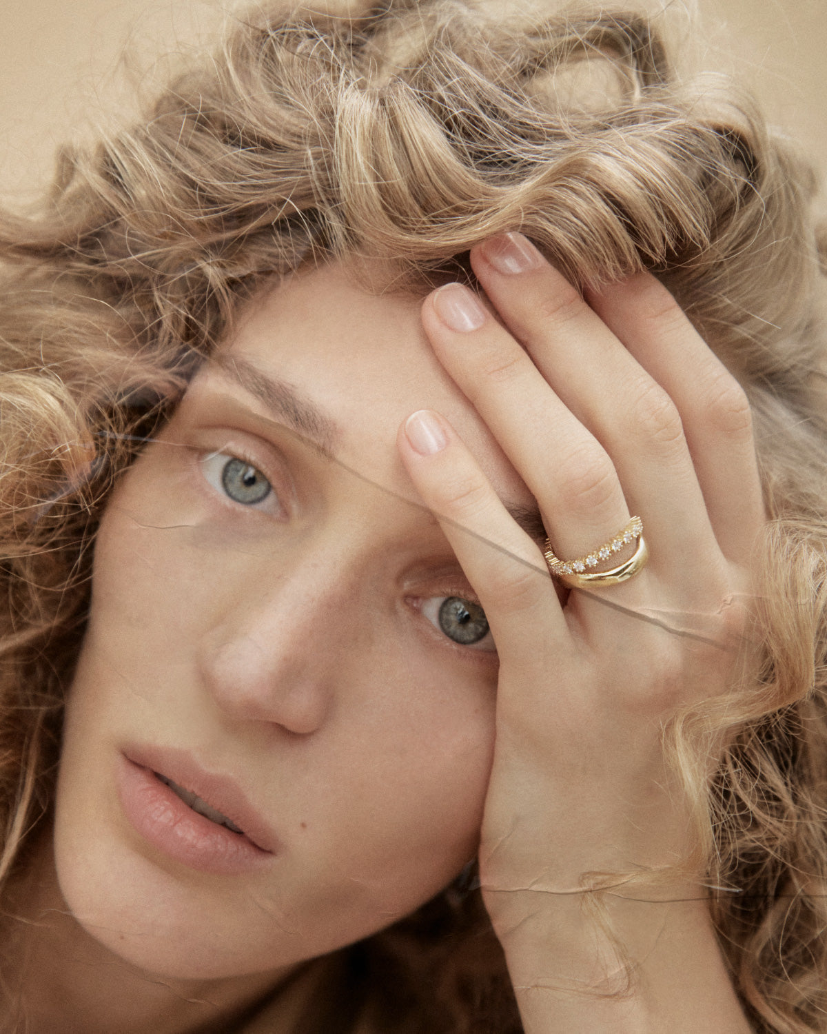 Stylish GRID 3 Motion Gold Ring for Women - 18K Gold Plated Fashion Jewelry - Perfect for Parties, Weddings & Everyday Wear