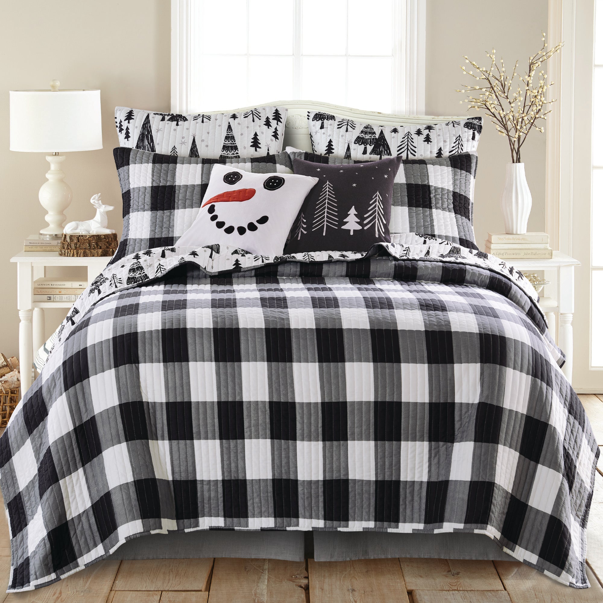 Northern Star Quilt Set - Queen Size Bedding, Soft Microfiber Comforter with Matching Pillow Shams, Cozy Winter Bedroom Decor for Home & Guest Room