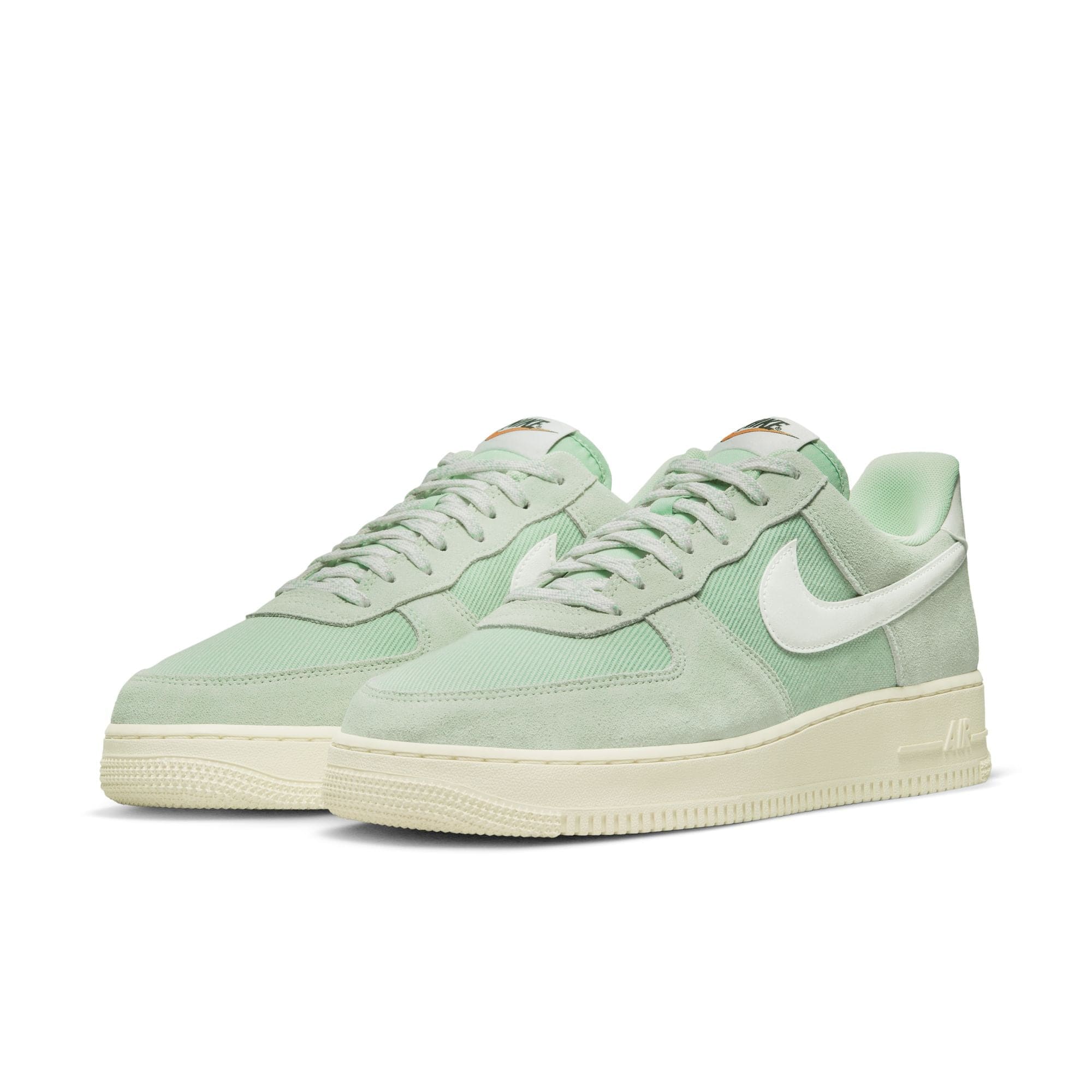 Nike Air Force 1 '07 LV8 Sneakers - Men's/Women's White Leather Basketball Shoes - Perfect for Casual Wear, Street Style & Sneaker Collection