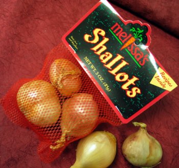 Fresh Shallots by Melissa - 3 Pack (3 oz Each) | Premium Cooking Ingredients for Soups, Salads & Gourmet Dishes