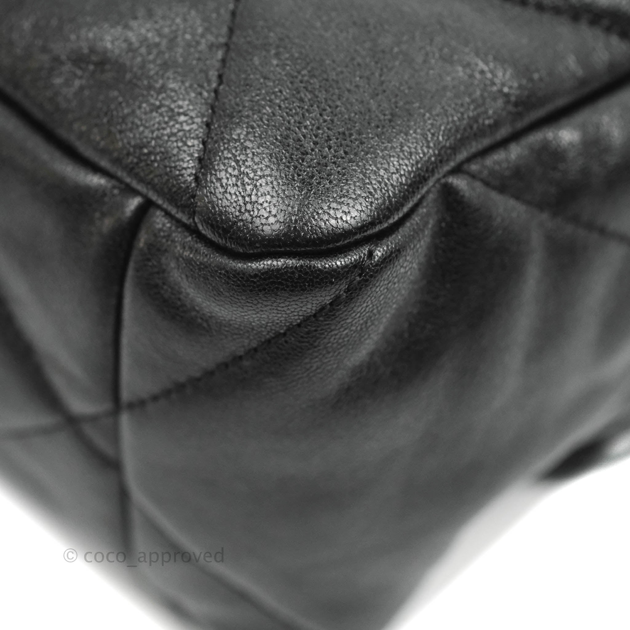 Chanel 19 Medium Flap Bag in Black Goatskin Leather with Mixed Hardware - Luxury Handbag for Women, Perfect for Work, Evening Events & Everyday Use