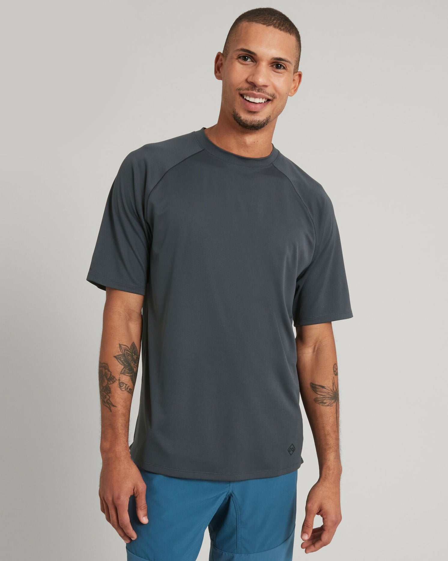 Men's SUN Stopper Short Sleeve T-Shirt - Breathable UV Protection Shirt in Graphite | Perfect for Outdoor Activities, Hiking & Summer Wear