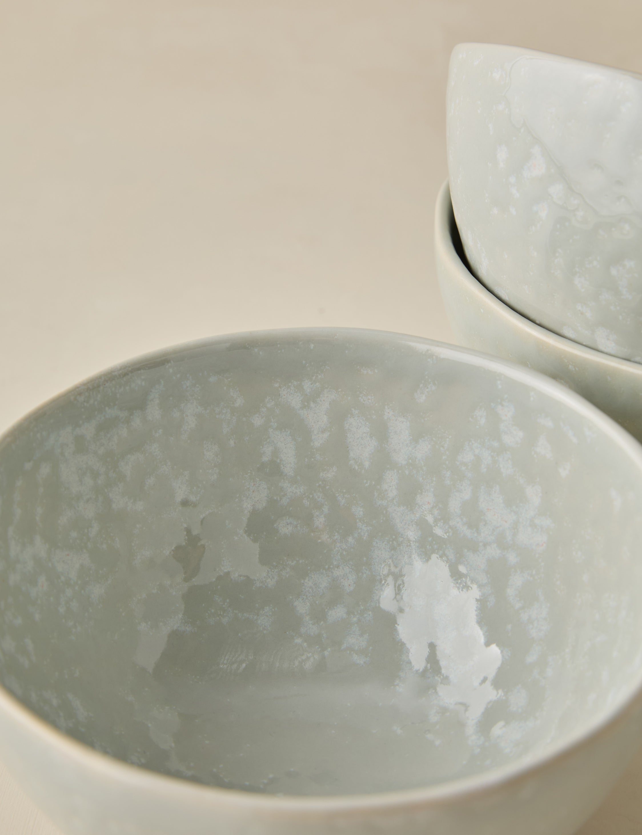 Geneva Stoneware Dinnerware Set - Elegant & Durable Ceramic Plates, Bowls & Mugs for Everyday Use - Perfect for Family Dinners, Restaurants & Home Decor