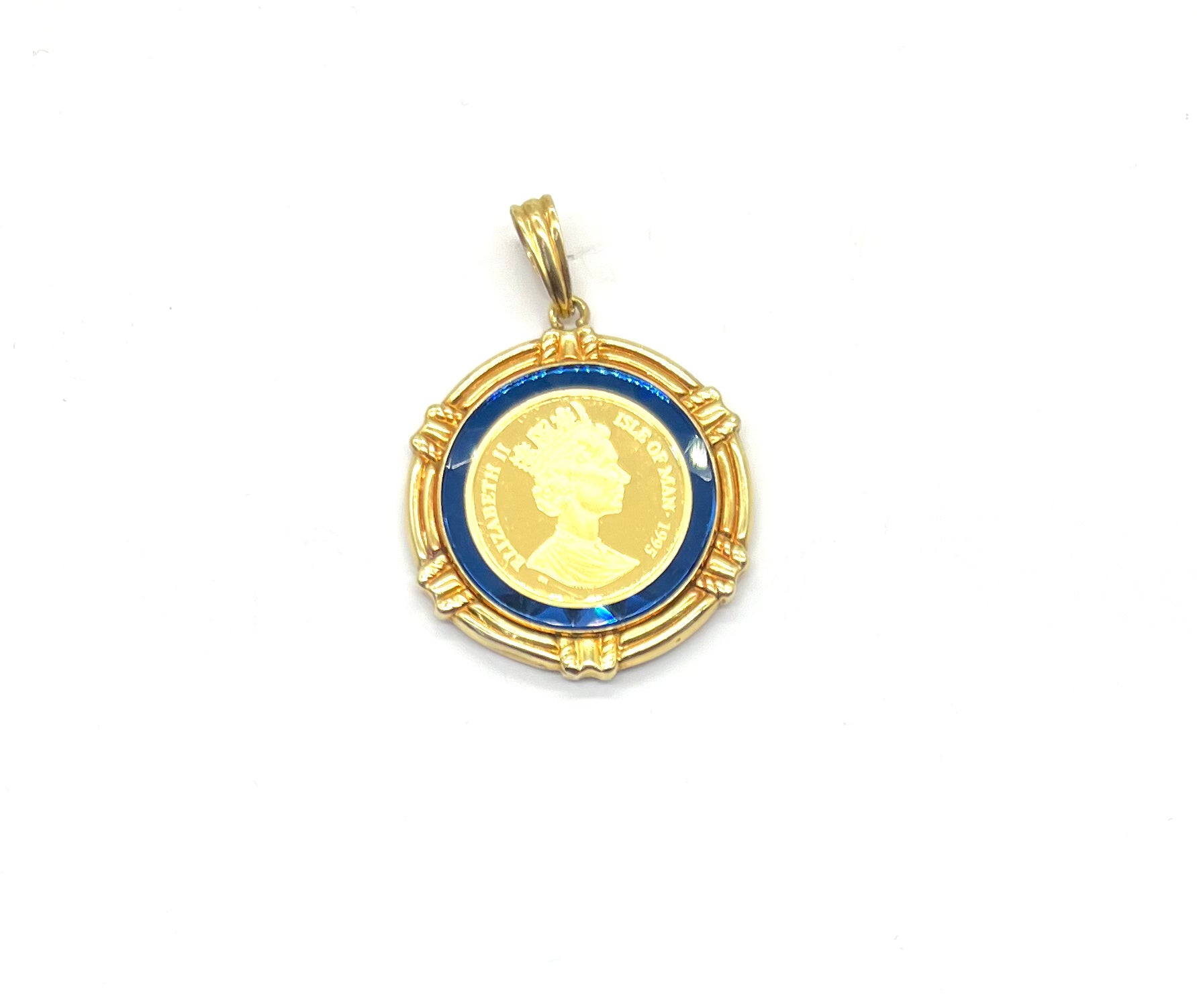 18K Gold Bezel Framed Isle of Man 1995 Coin Pendant Necklace - Vintage Collectible Jewelry for Gifts & Special Occasions