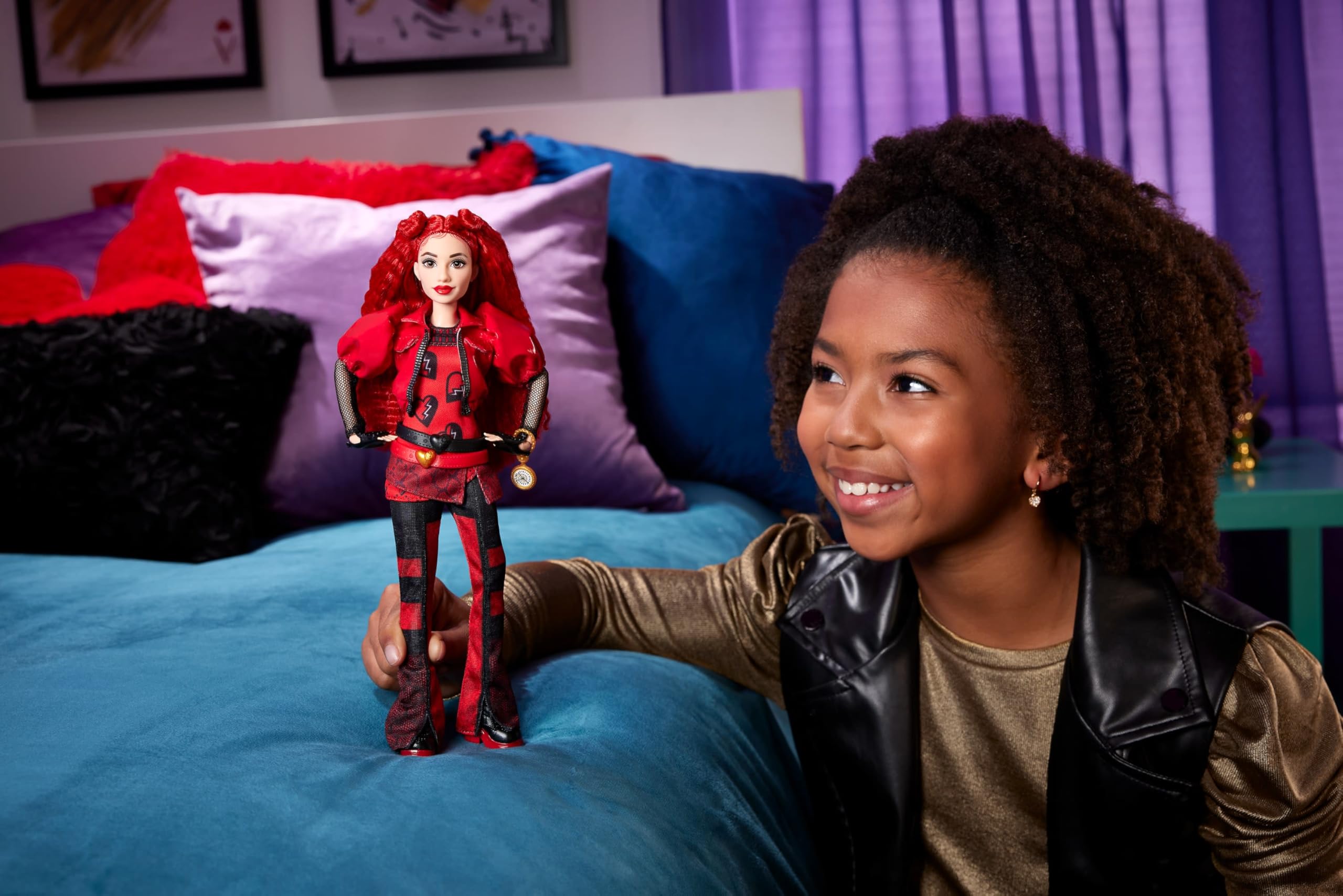 Mattel Disney Descendants: The Rise of Red Fashion Doll with Movie-Inspired Outfit & Pocket Watch - Queen of Hearts' Daughter Red Collectible Toy for Kids & Disney Fans | Perfect for Playtime, Birthday Gifts & Disney Collections