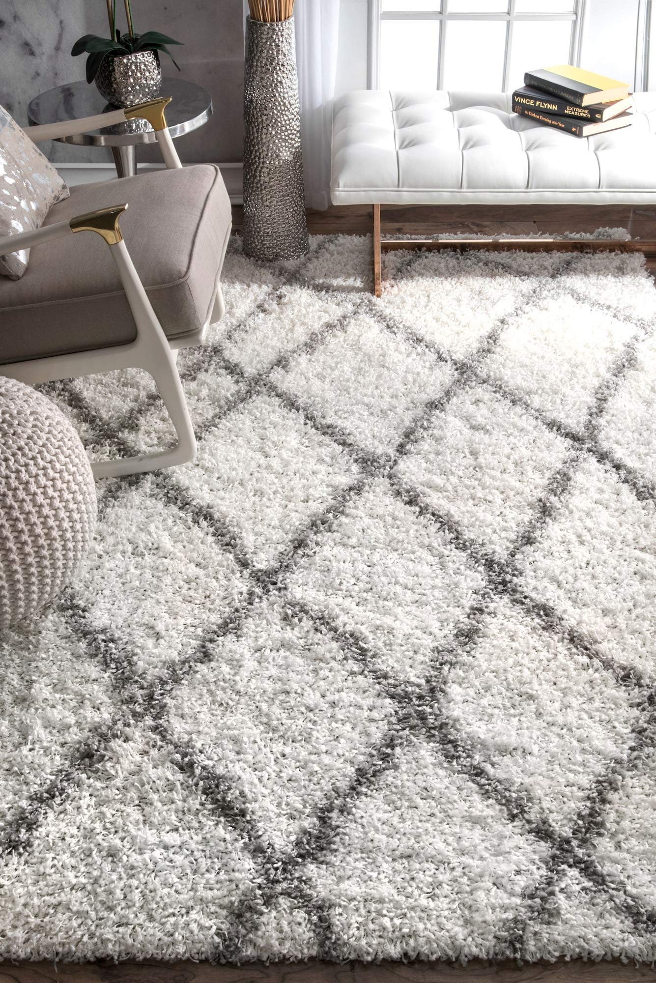 nuLOOM Alvera Soft Shag Area Rug 3x5 Feet, Plush White Accent Rug for Living Room, Bedroom & Dorm - Cozy Home Decor