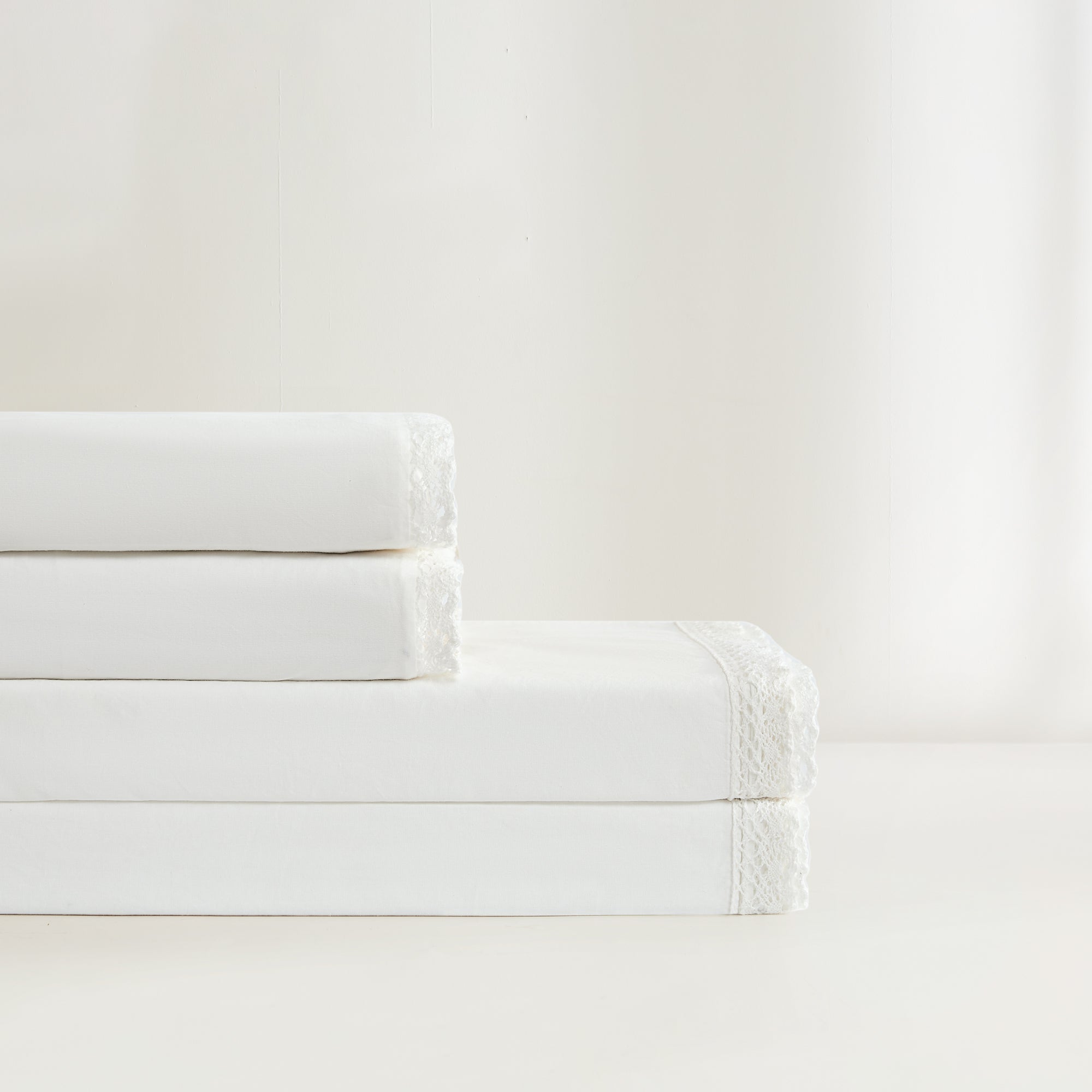 Evelyn Lace Trim Cotton Sheet Set - Queen Size 4-Piece Bedding Set with Soft Breathable Fabric for Comfortable Sleep - Perfect for Master Bedroom, Guest Room, and Luxury Home Decor