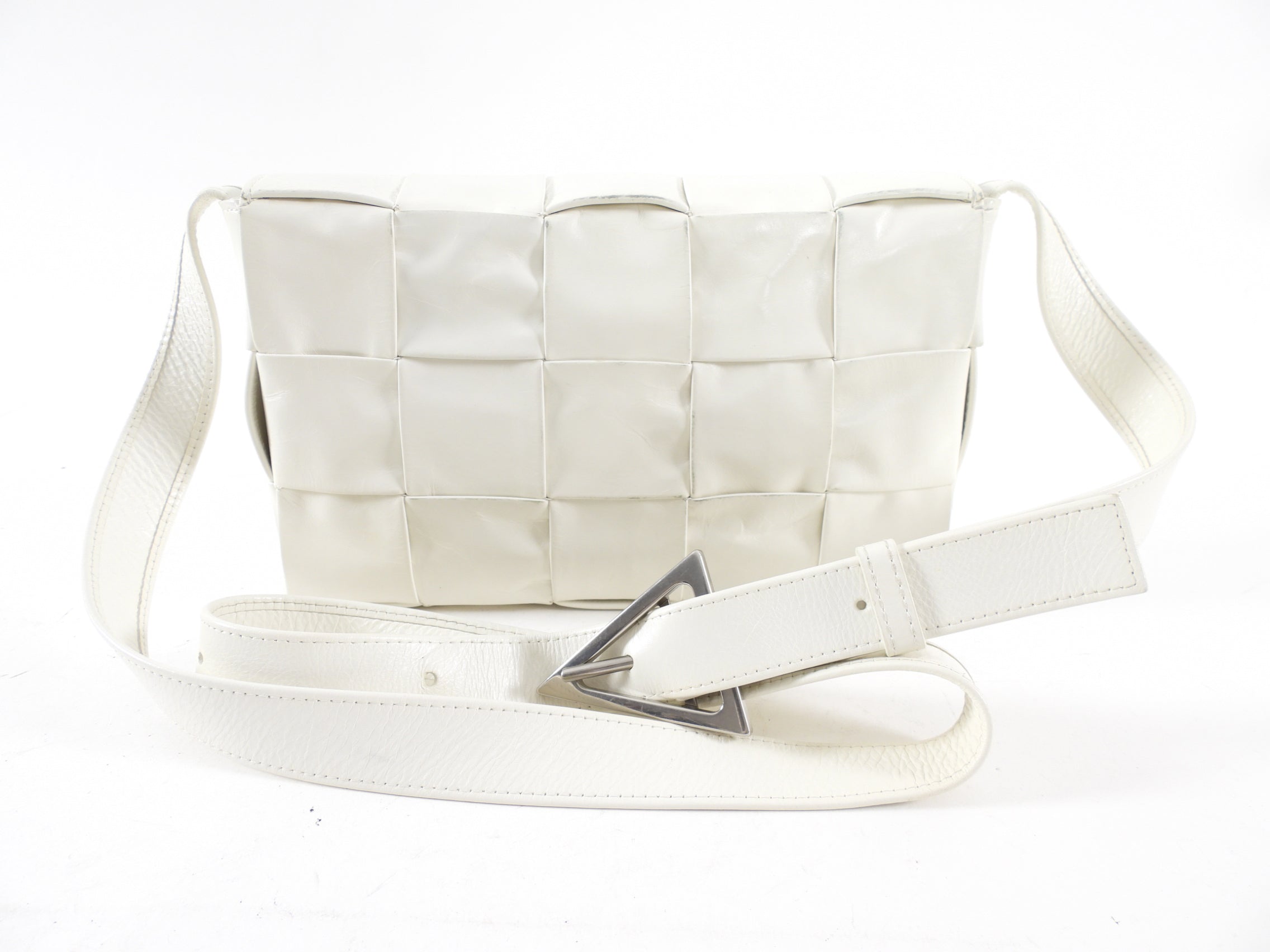 Bottega Veneta White Intrecciato Leather Casette Crossbody Bag - Luxury Designer Handbag for Women, Perfect for Everyday Use & Special Occasions