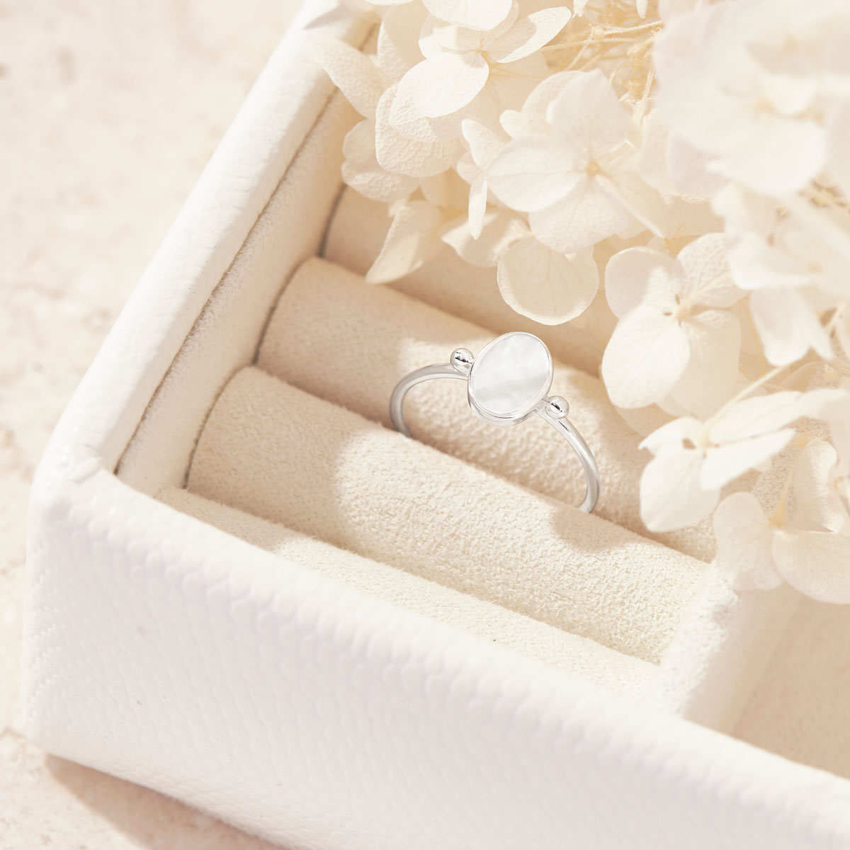 Lovers Shell Ring - Elegant Beach Wedding Band, Handmade Sea Shell Jewelry for Couples - Perfect for Beach Proposals, Anniversaries & Romantic Getaways