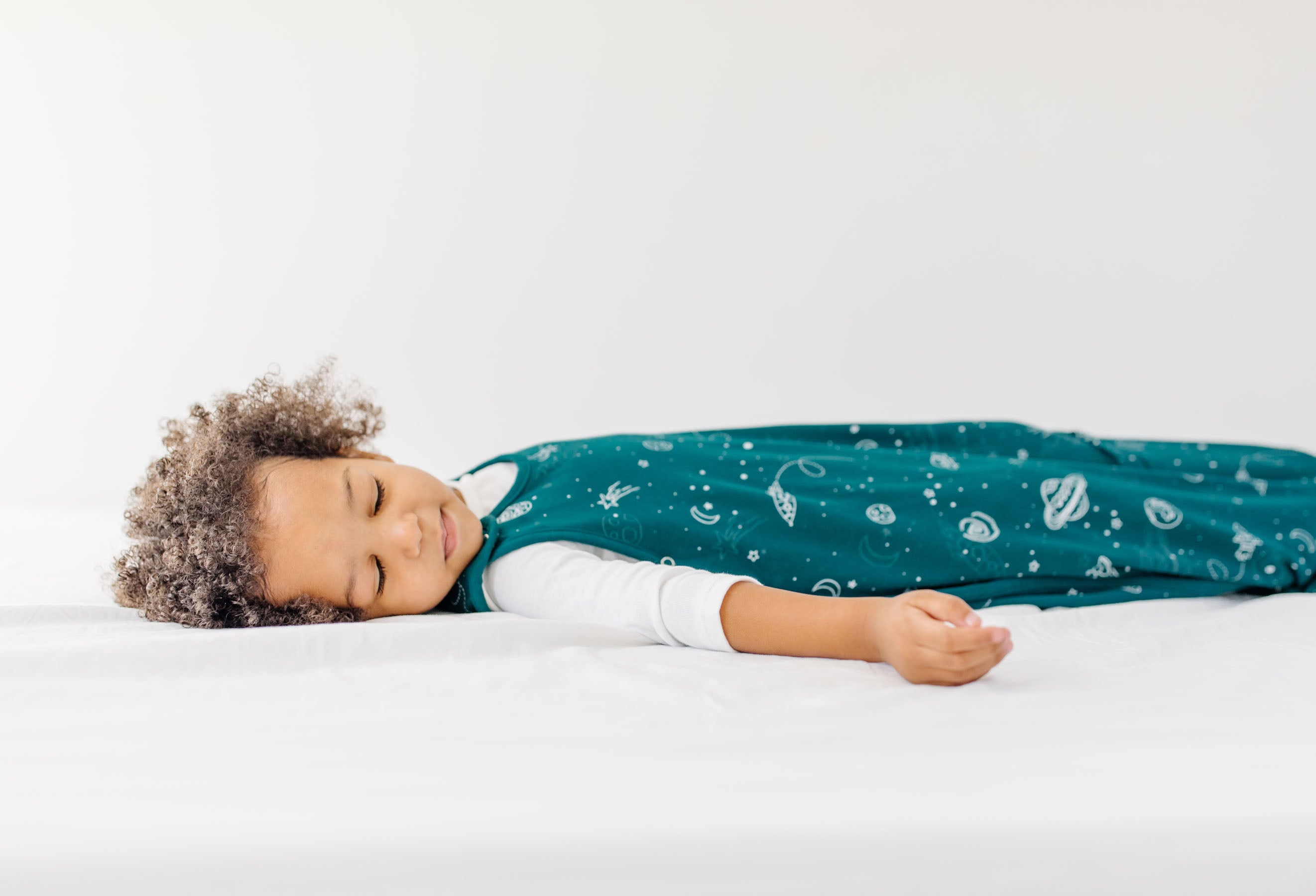 4 Season Baby Sleep Sack - Merino Wool & Organic Cotton Sleeping Bag for Toddlers 2-4 Years - Glow in The Dark Stars Design - Perfect for Nursery, Daycare & Travel