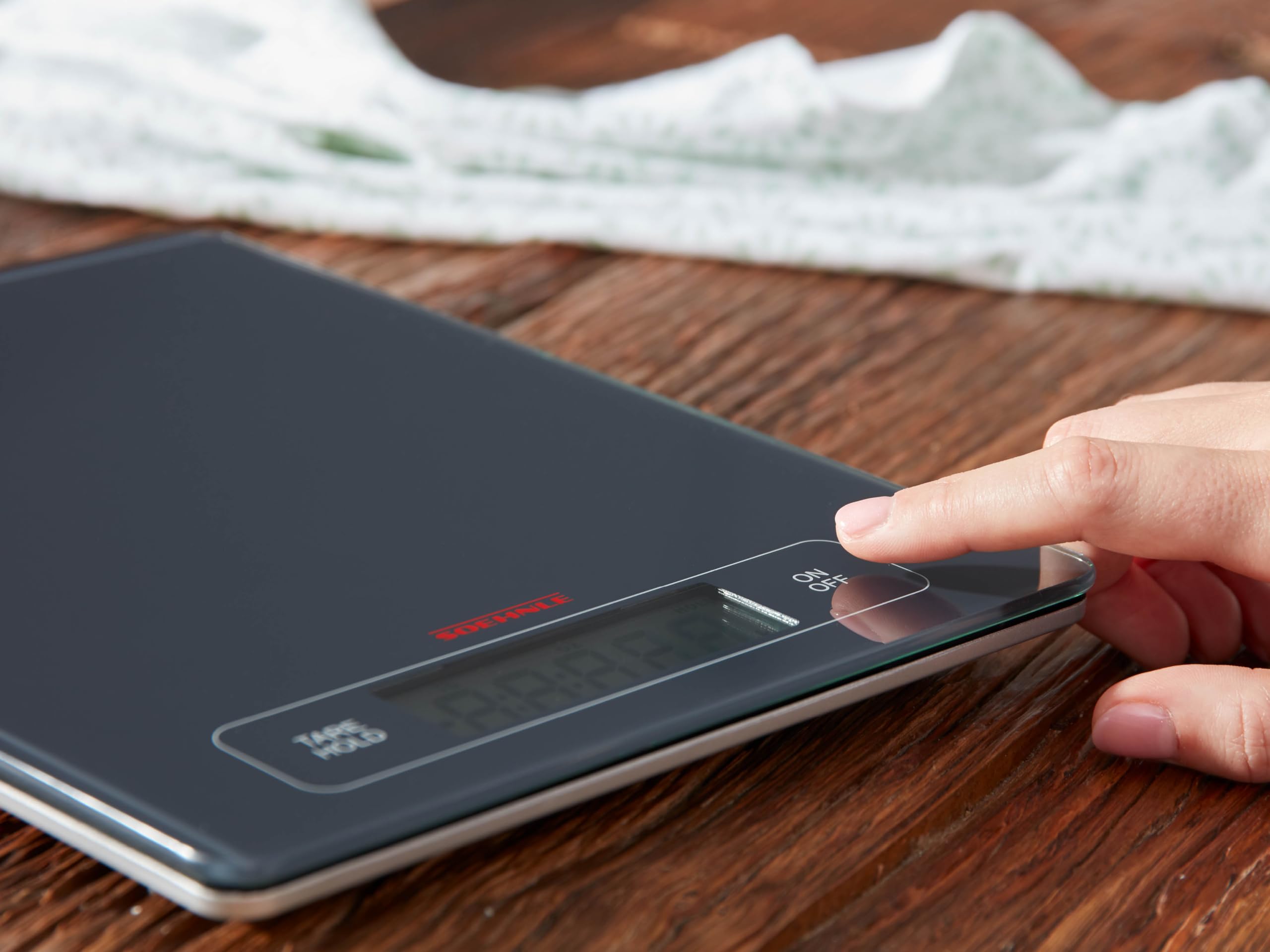 Soehnle Page Evolution Digital Kitchen Scale - 11 lb/5 kg Capacity, Precise Measurements in Grams or Ounces for Baking, Cooking & Meal Prep