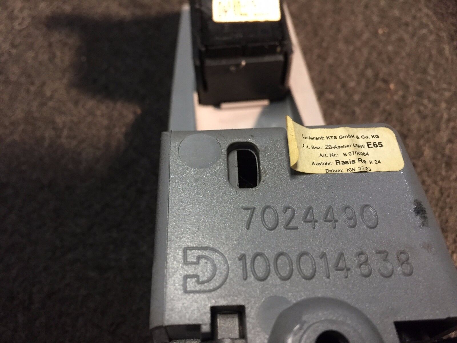 2002-2005 BMW 745i E65 Right Rear Passenger Door Power Window Switch OEM Replacement - Perfect for Window Repair & Maintenance