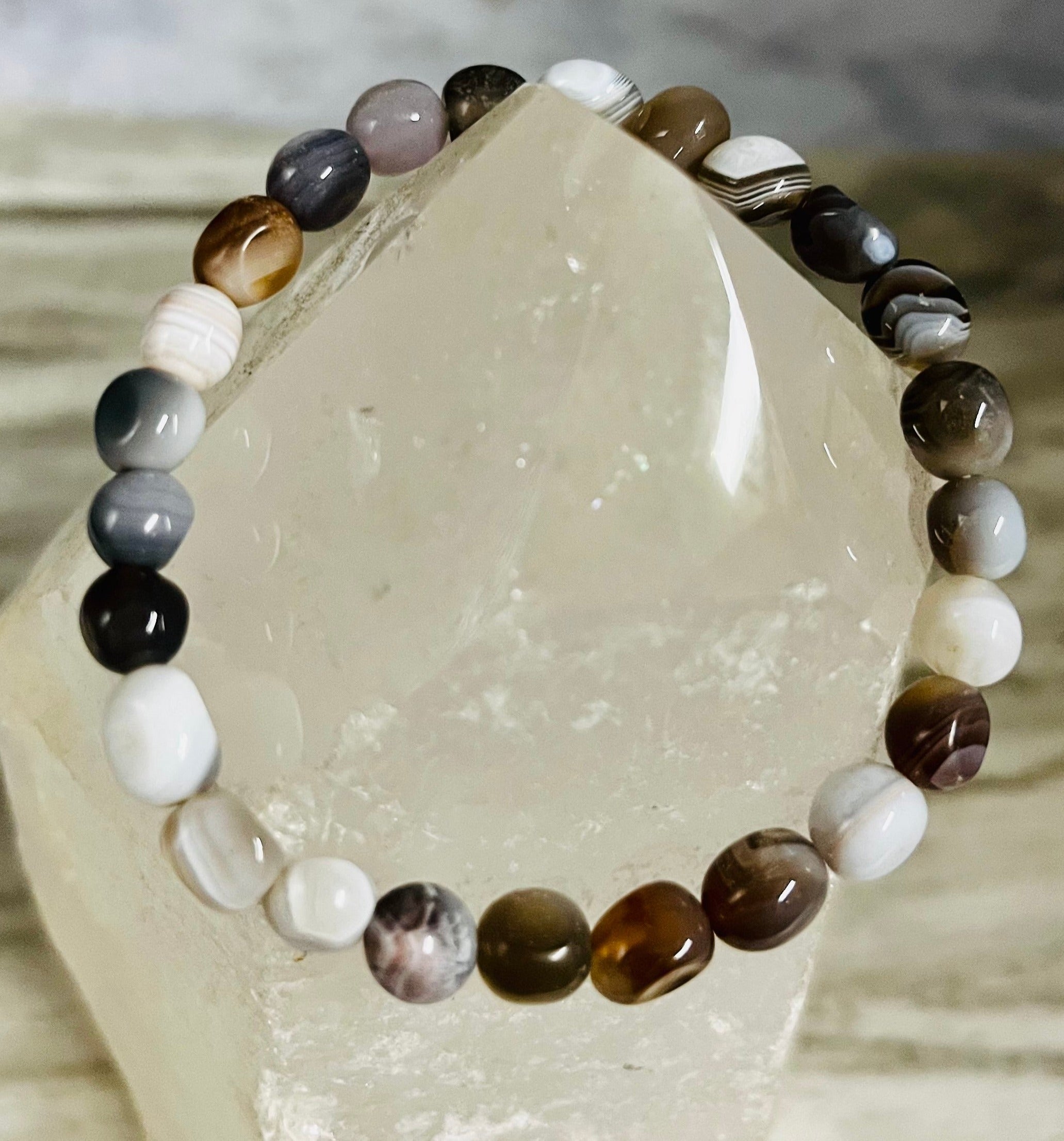 Natural Botswana Agate Beaded Bracelet for Women - Healing Stone Jewelry for Stress Relief & Positive Energy - Perfect for Meditation, Yoga & Spiritual Gifts