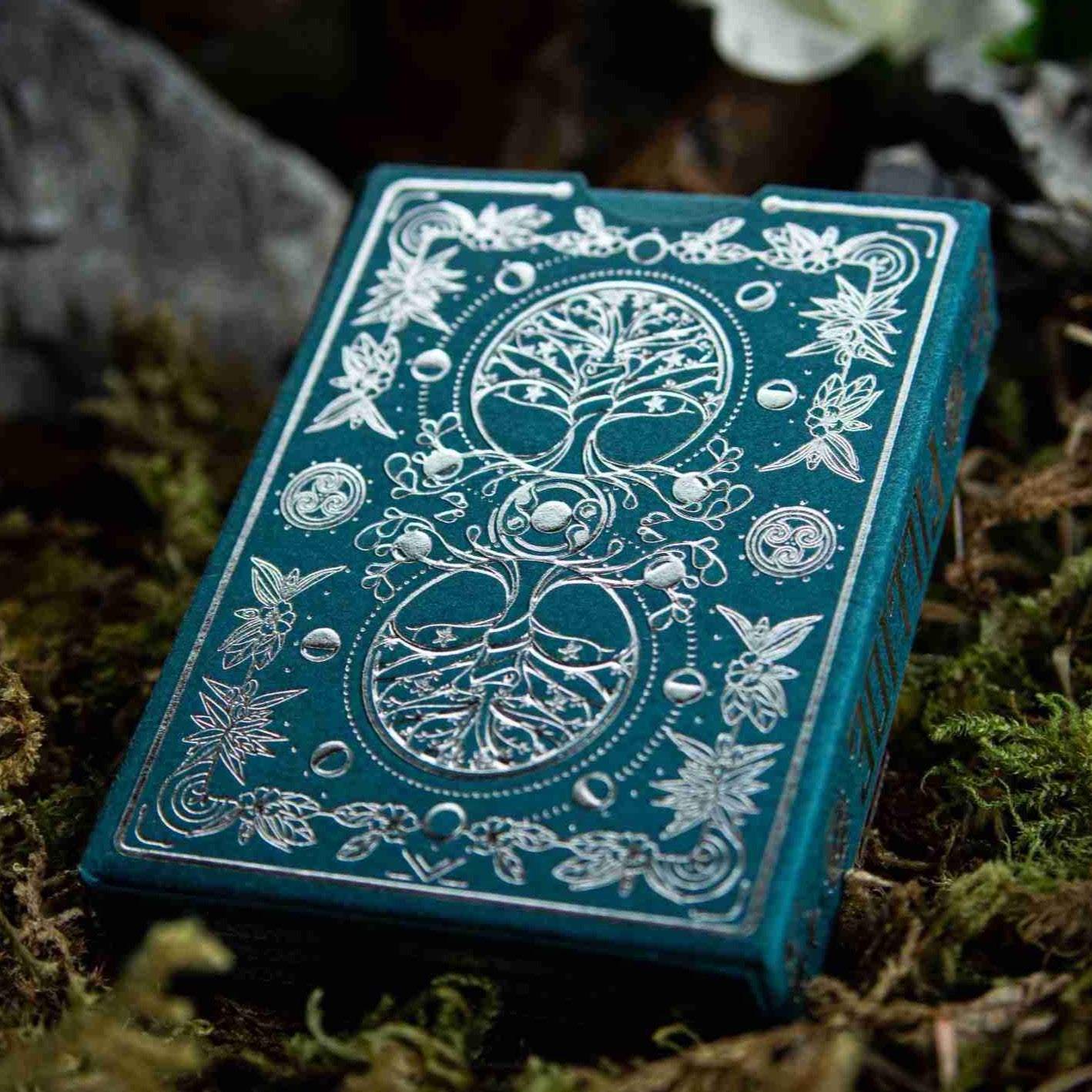 Fillide Acqua V2 Premium Playing Cards - Waterproof & Durable for Poker, Magic Tricks & Cardistry - Perfect for Outdoor, Travel & Casino Nights