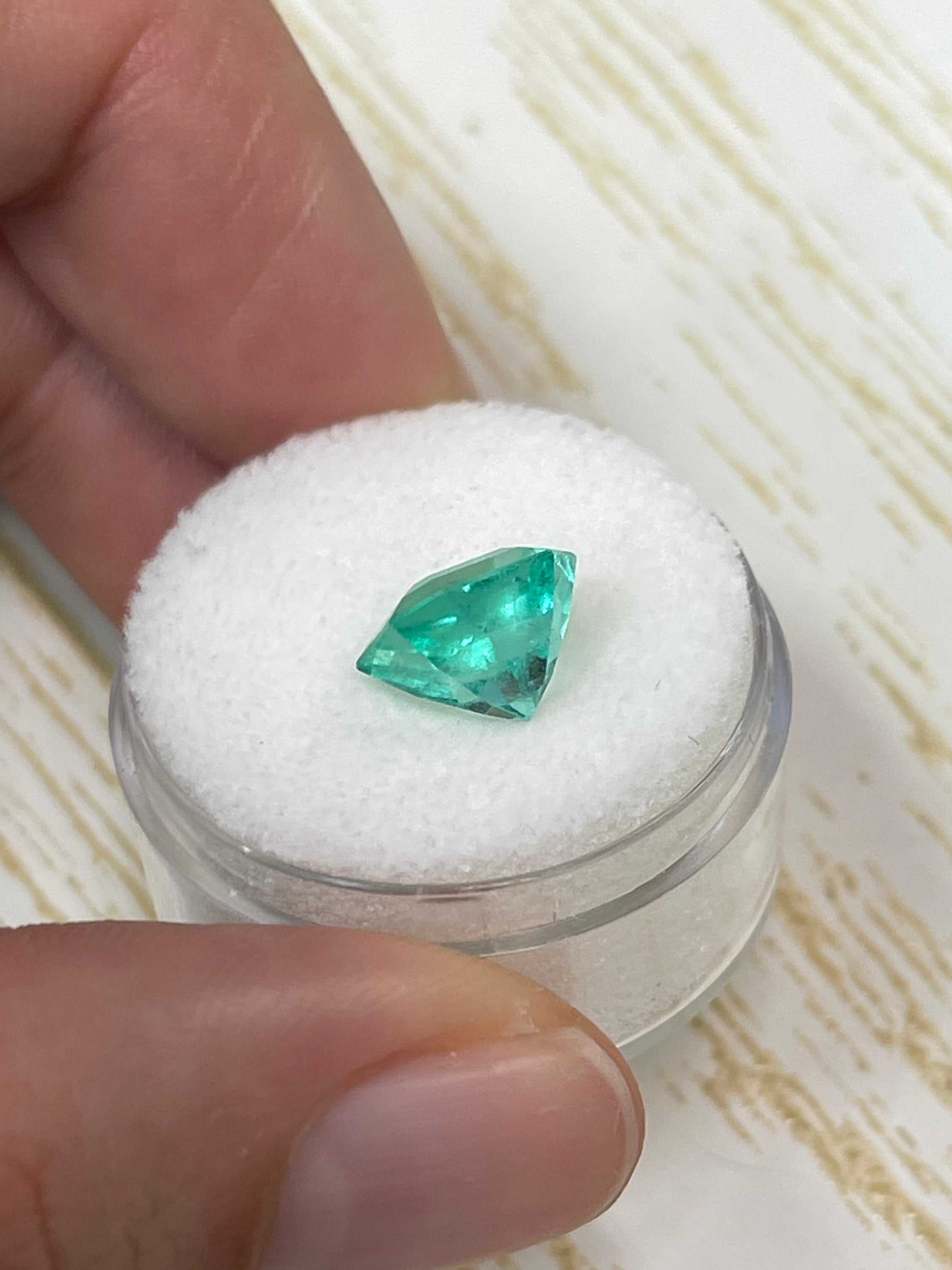 3.27 Carat Natural Colombian Emerald Loose Gemstone - 9.3x8.8mm Asscher Cut for Jewelry Making, Engagement Rings & Luxury Gifts