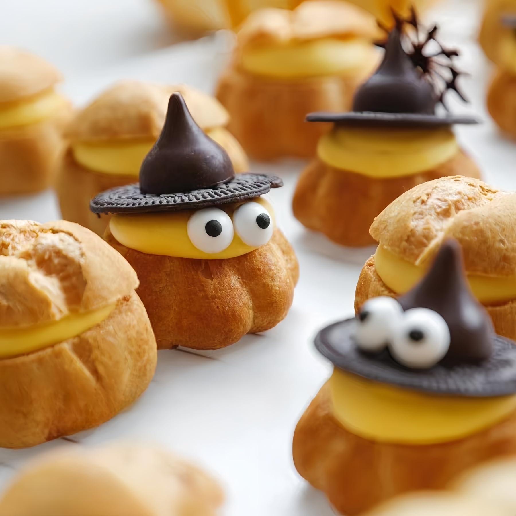 10mm Small Edible Candy Eyes - Decorating Eyeballs for Halloween, Cakes, Cookies, Ice Cream & Cupcakes (3OZ) - Perfect for Baking, Party Treats & Dessert Toppers