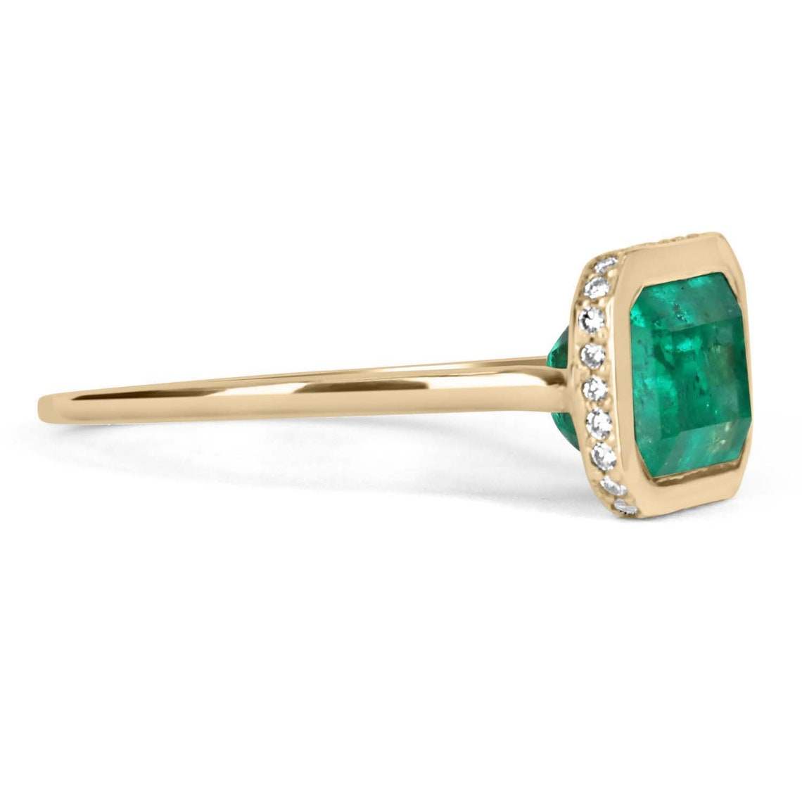 3.92 Carat Colombian Emerald Solitaire Ring with Hidden Diamond Halo in 14K Gold – Perfect for Engagement, Anniversary & Special Occasions
