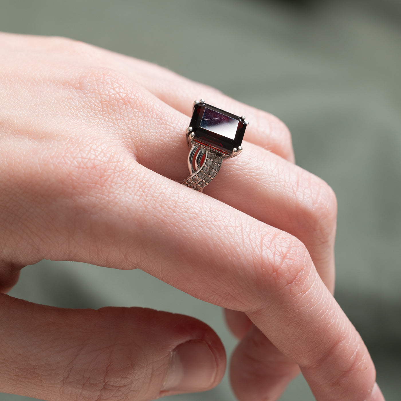 5.50ct Garnet & 0.24ct Synthetic Sapphire Ring - Size 7.25 - Elegant Wedding, Anniversary & Evening Party Jewelry Gift for Women