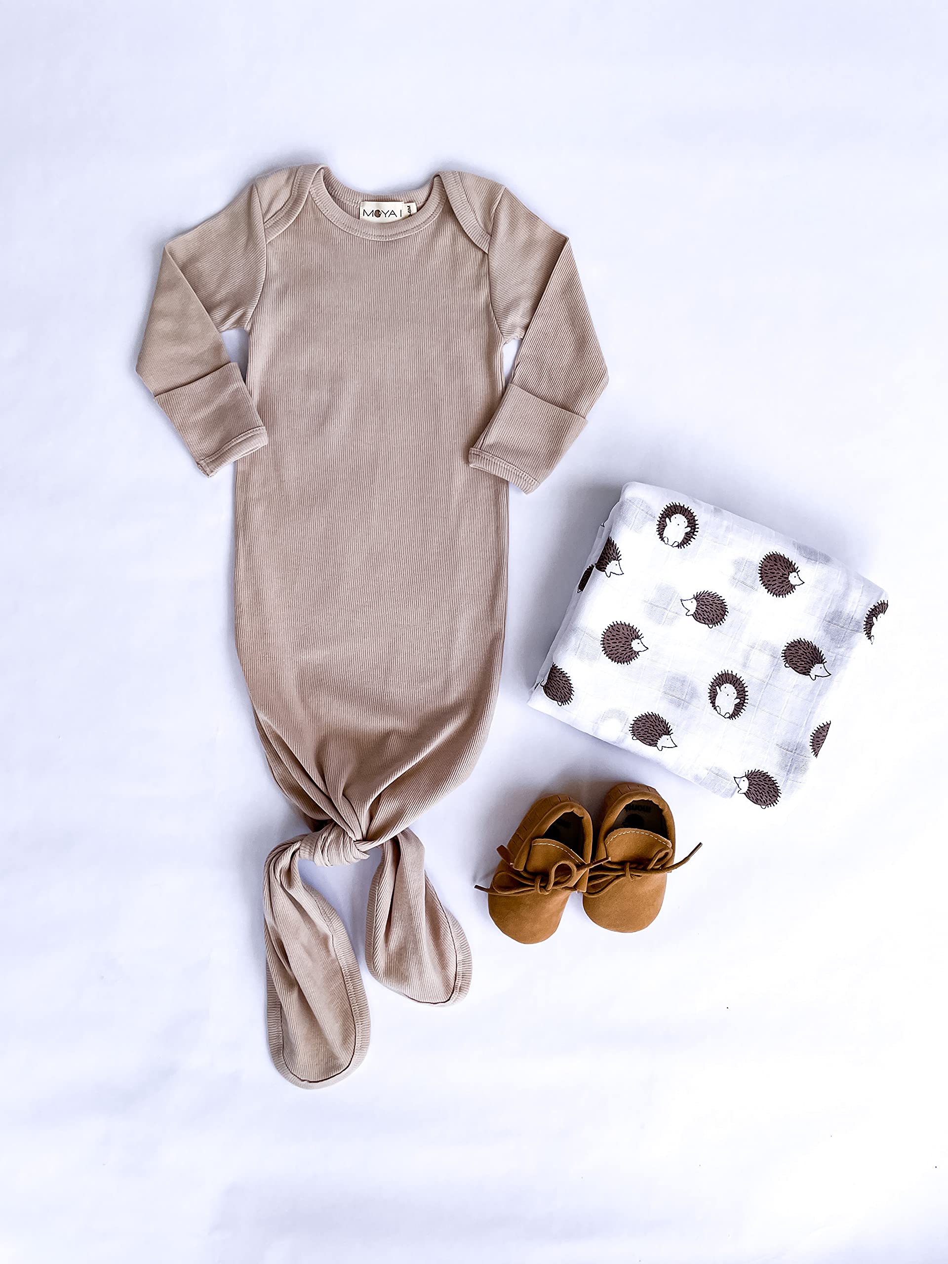 MOYA Baby Gift Box Set - Newborn Keepsake Box for Boys & Girls with Knotted Gown, Swaddle Blanket & Baby Clothes | Perfect Baby Shower Gift, Welcome Box & Registry Present for New Parents | Ideal for Hospital Visits, Christenings & First Photo Shoots