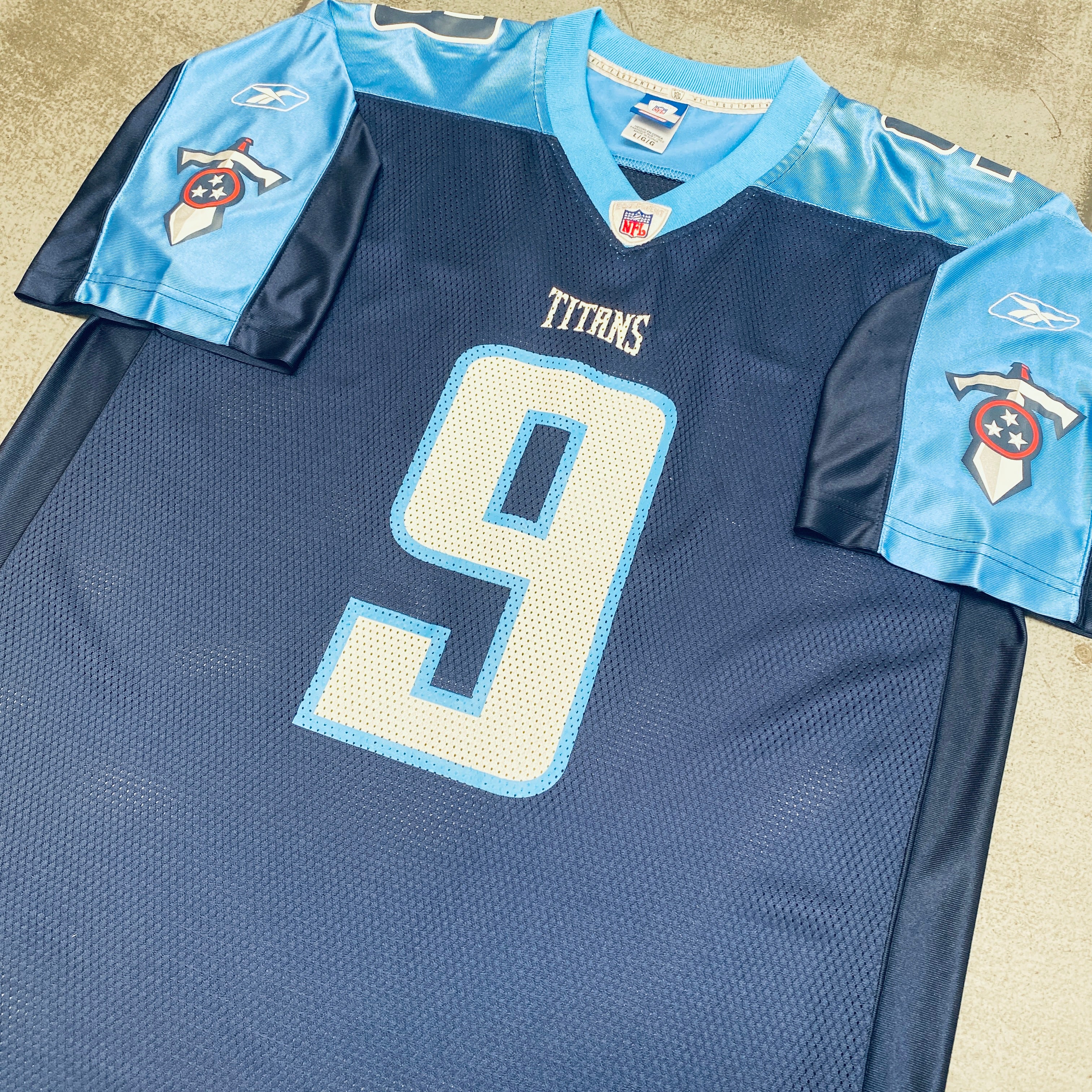 Tennessee Titans Steve McNair 2003-04 Jersey L/XL - NFL Football Fan Apparel for Game Day & Sports Events