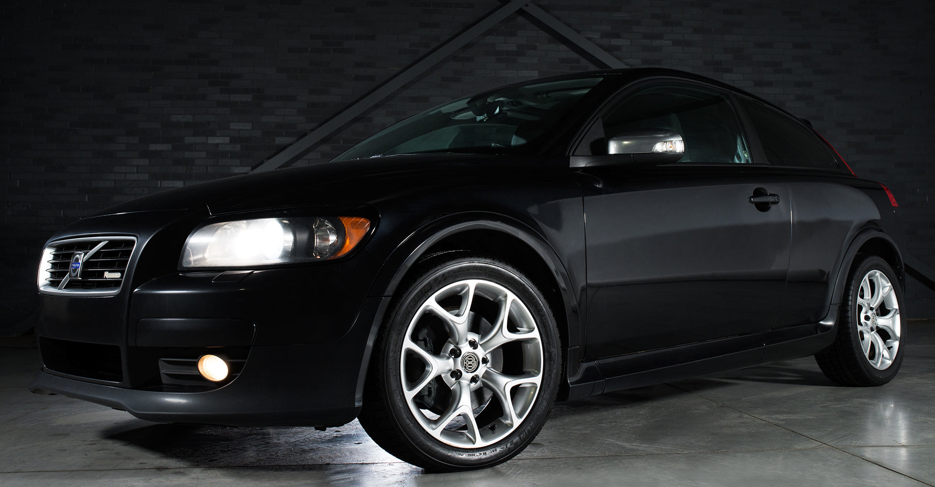 AERO DIRECT 16X7.5 110 40/65.1 Alloy Wheels - Lightweight & Durable Car Rims for Performance Driving & Off-Road Adventures