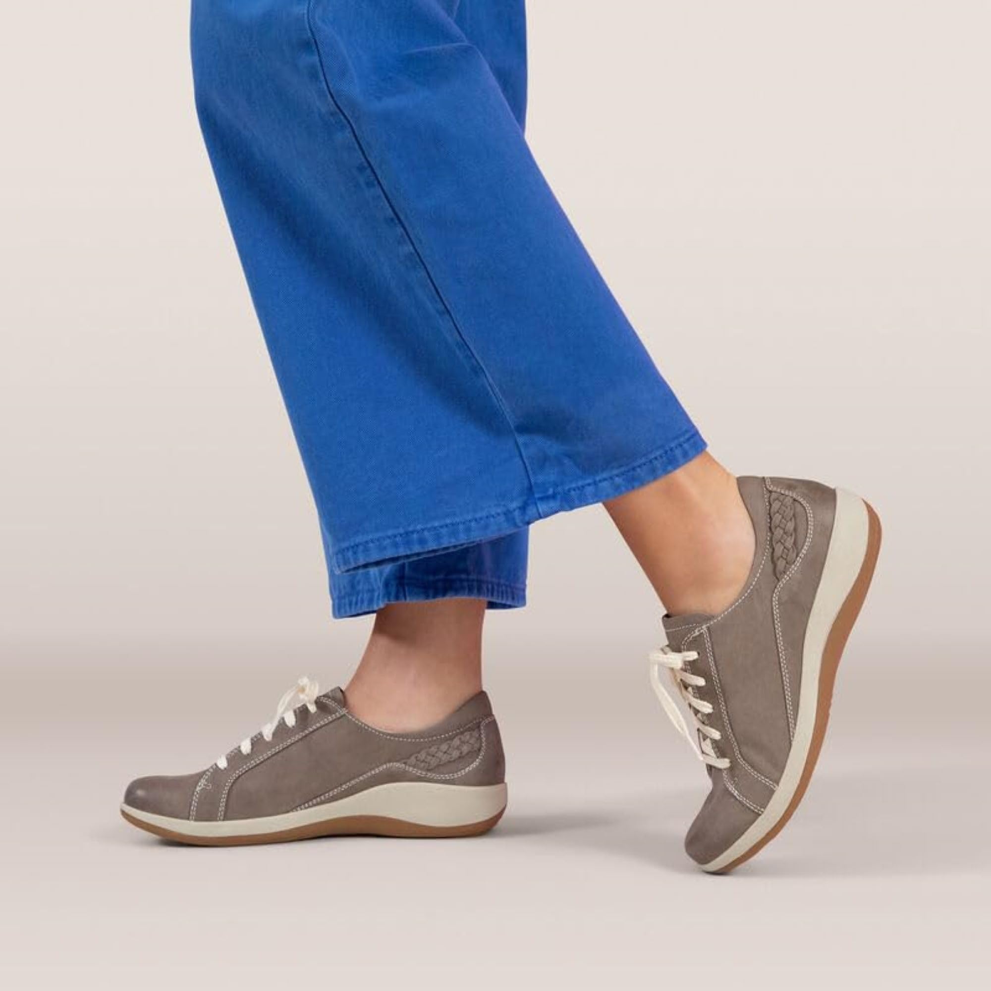 Aetrex Women's Dana Orthopedic Lace-Up Oxford Leather Shoes - Lightweight Casual Sneakers with Arch Support for Comfort | Perfect for Work, Walking & Everyday Wear