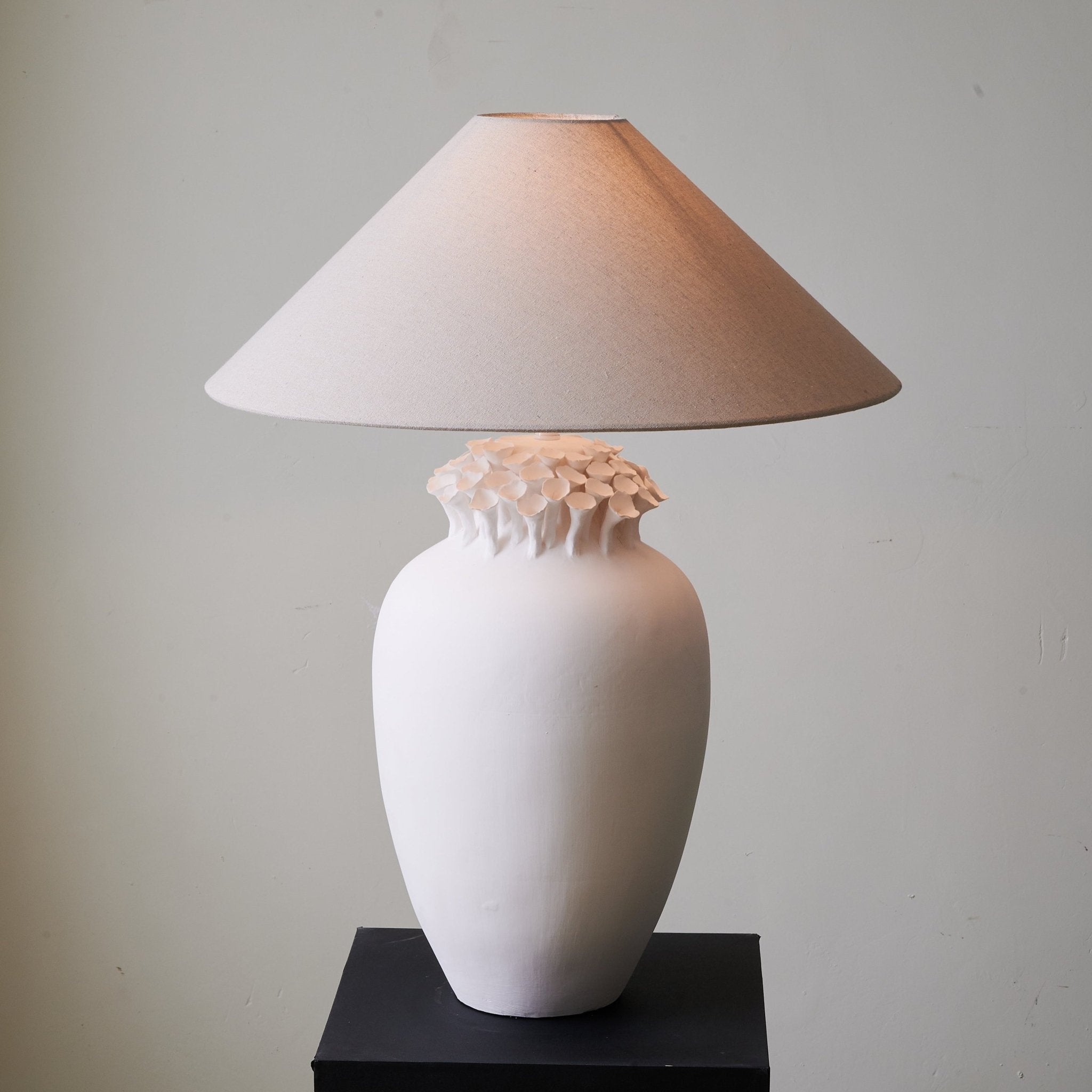 Blossom Crest Ceramic Table Lamp - Elegant Home Decor for Bedroom, Living Room & Office - Soft Lighting Accent Piece for Cozy Ambience