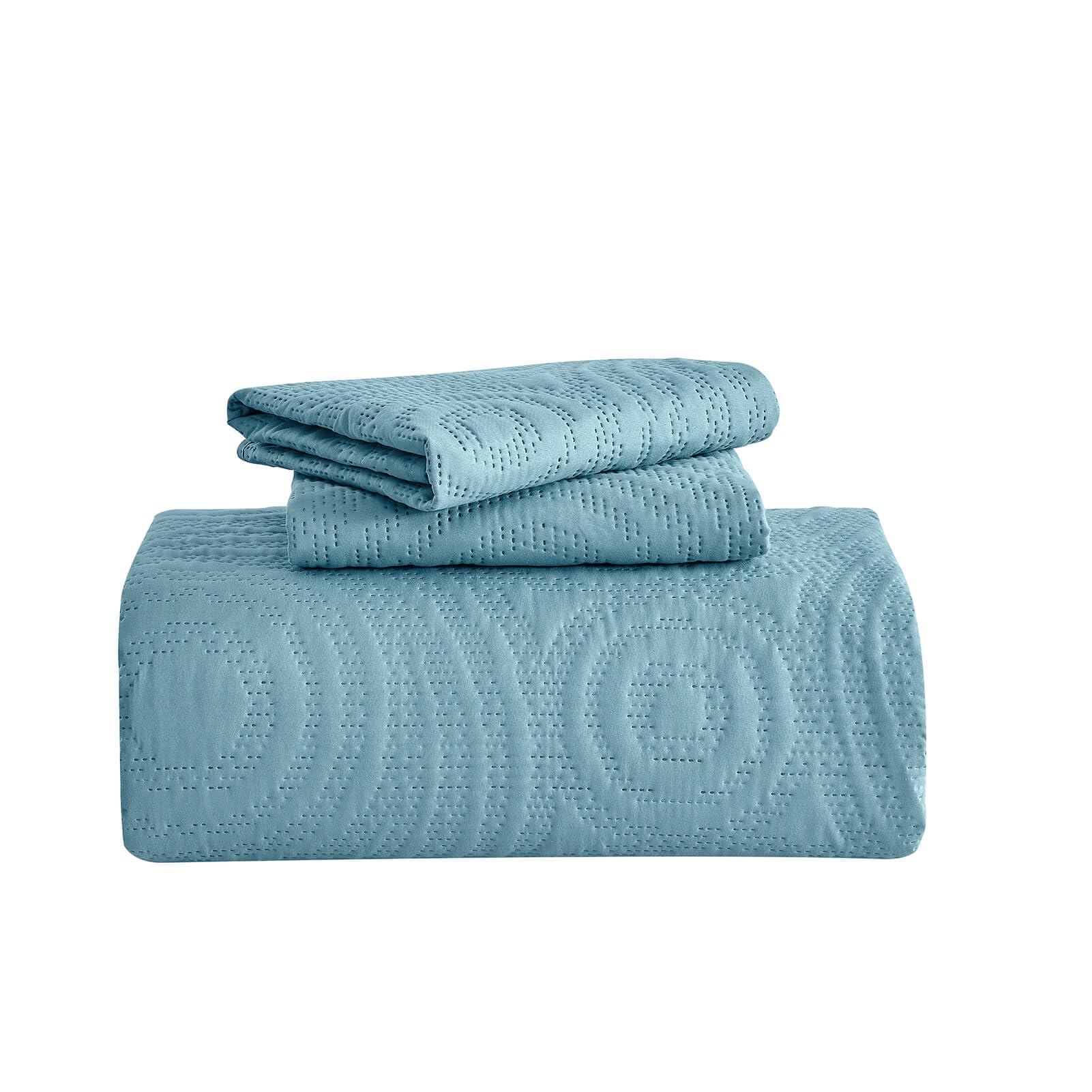 Oversized King Bedspread 128x120 Inches - Lightweight Quilt Set for Extra Tall/Wide King or California King Bed - Includes 1 Quilt & 2 Pillow Shams - Soft Blue Bedding - Perfect for Master Bedrooms, Guest Rooms & Luxury Hotels