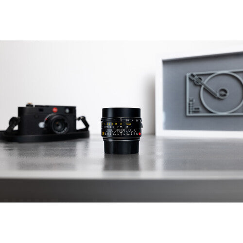 Leica Summicron M 28mm f/2 ASPH Lens for Leica M Mount (2023 Version) - Perfect for Street Photography, Travel & Low Light Shooting
