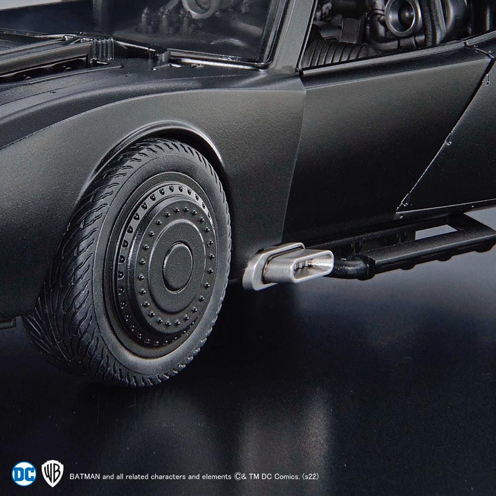 Bandai 1/35 The Batman 2022 Batmobile Model Kit [The Batman Version] - Collectible Movie Car Model for Display & Gifts
