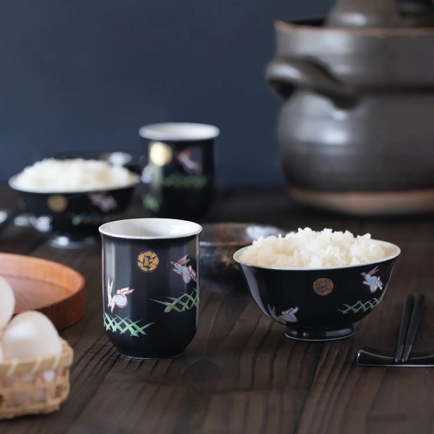 Premium Kutani Ware Porcelain Tableware Set - Japanese Moon Rabbit Design - Elegant Dinnerware for Home, Restaurant & Gift Giving