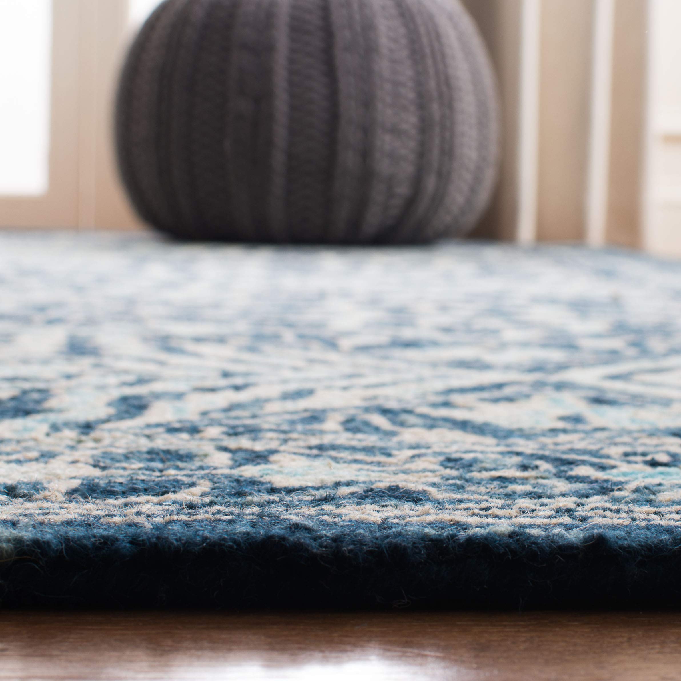 SAFAVIEH Trace Collection Handmade Wool Area Rug - 5' x 8' Navy & Light Blue, Non-Slip Living Room Rug, Bedroom Carpet for High Traffic Areas, Boho Chic Home Decor (TRC507N) - Perfect for Cozy Living Spaces & Guest Rooms