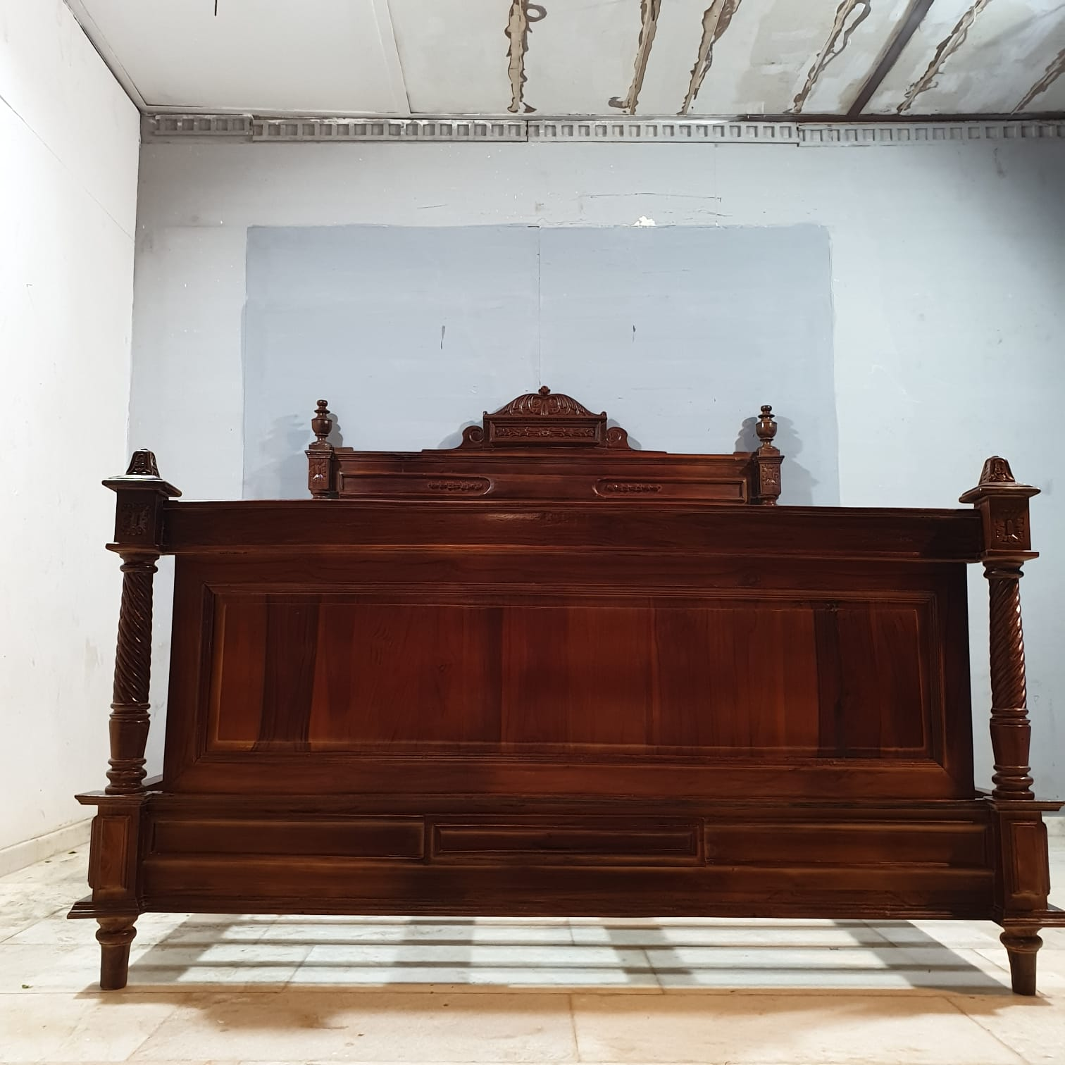 Handmade Carved Indian Teak Wood King Size Bed 183x203cm - Luxury Solid Wood Bed Frame for Master Bedroom & Guest Room Decor