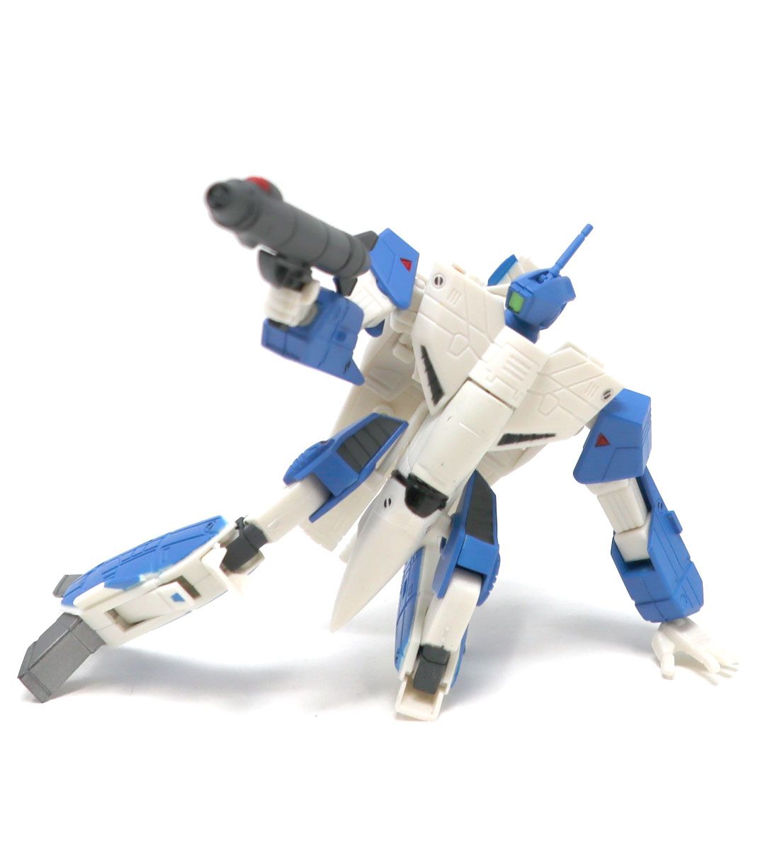 1/100 Scale Max Sterling's VF-1A Veritech Fighter Model Kit - Robotech Collectible for Anime Fans & Sci-Fi Model Builders - Perfect for Display, Gifts & Cosplay Props