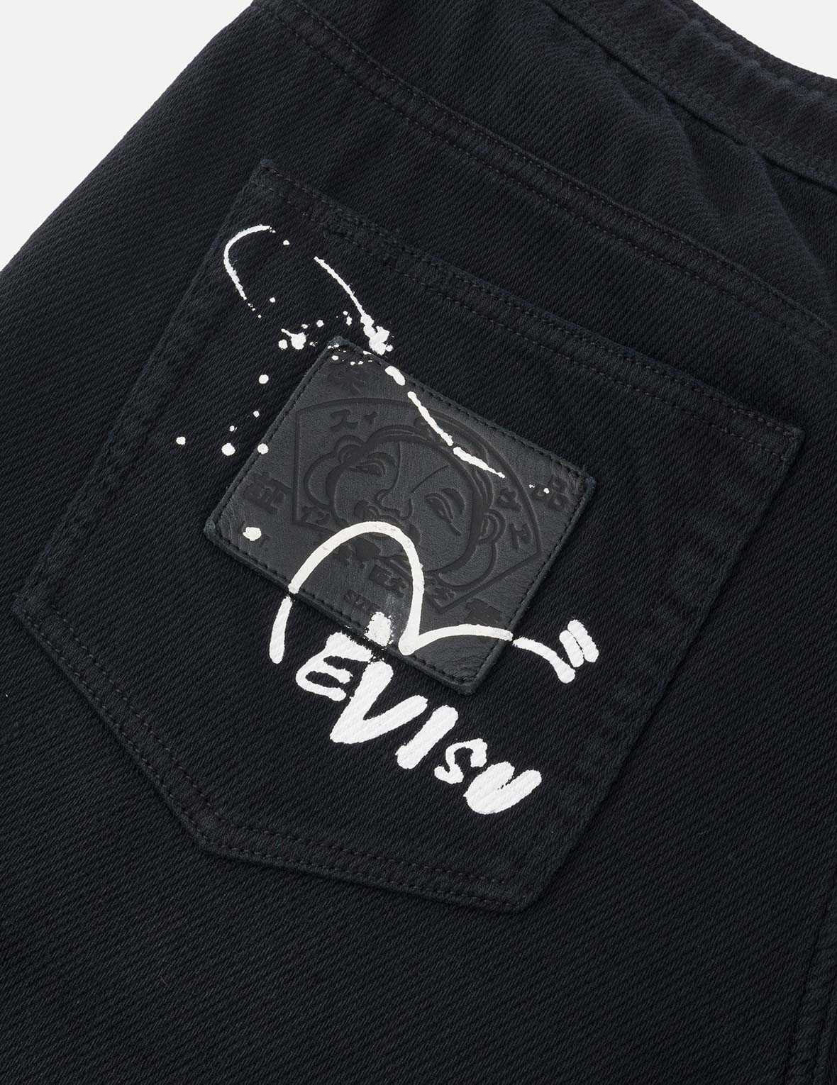 Stylish Kamon Appliqué Denim Shorts for Women - Trendy Fashion Fit & Comfortable Summer Wear - Perfect for Casual Outings, Beach Trips, and Street Style