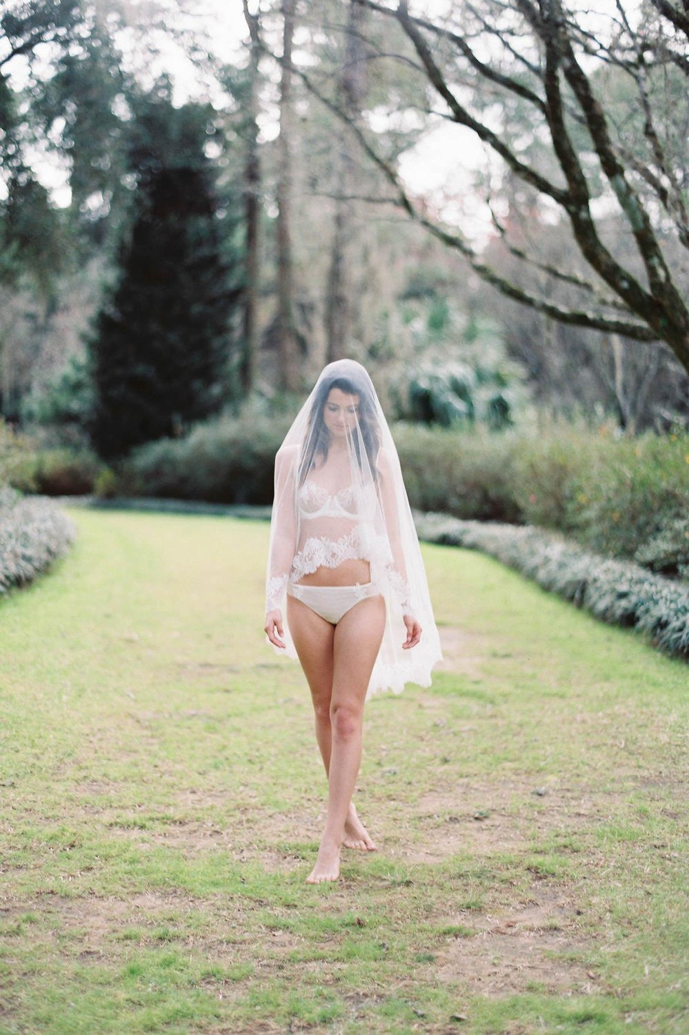 Elegant Marie Silk Tulle & French Lace Wedding Veil - Perfect for Bridal Ceremonies, Photos & Special Occasions