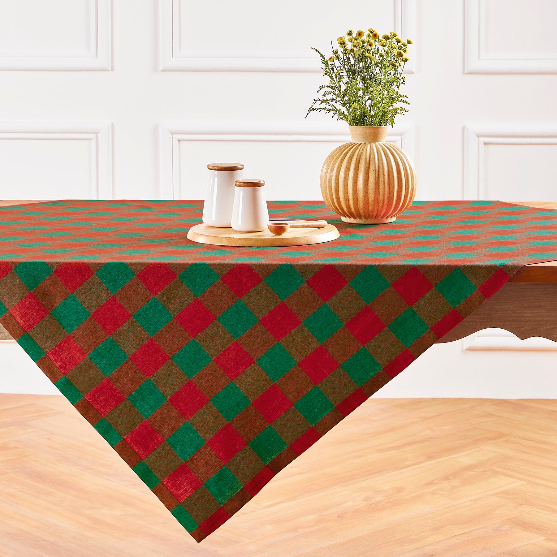 Buffalo Check Table Throw - Soft & Stylish Plaid Table Cover for Dining Room, Kitchen, or Outdoor Picnic - Perfect for Holiday Decor & Cozy Gatherings