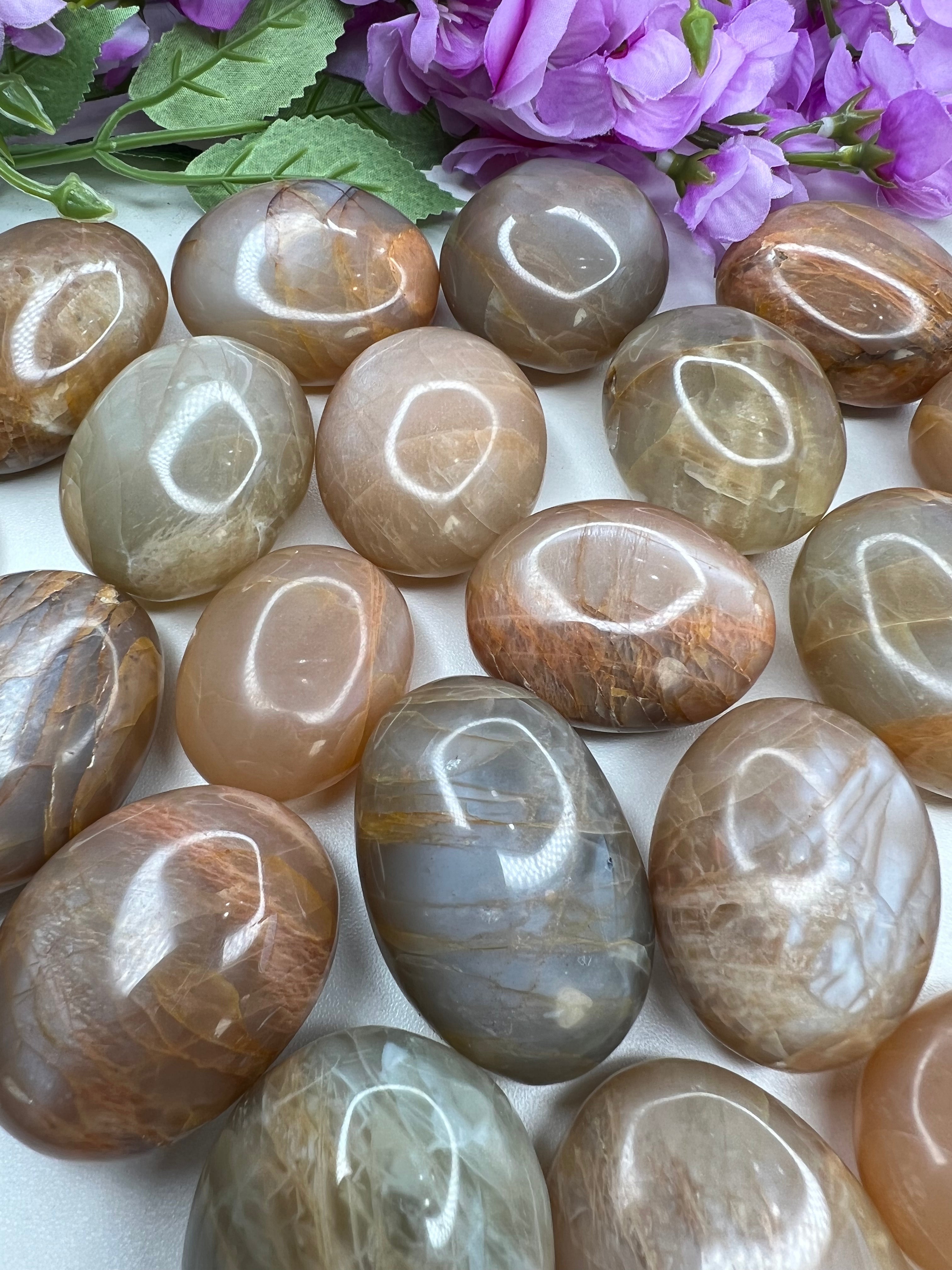 Natural Peach Moonstone Palm Stone - Healing Crystal for Stress Relief, Meditation & Positive Energy - Perfect for Home Decor, Yoga & Spiritual Practices