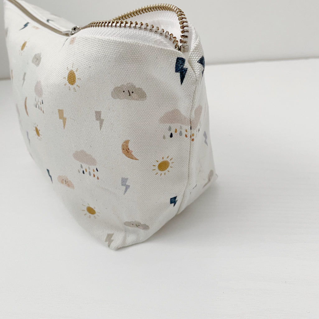 Waterproof Nappy Wallet with Weather-Resistant Print - Perfect for Diaper Storage, Baby Essentials & Outdoor Adventures