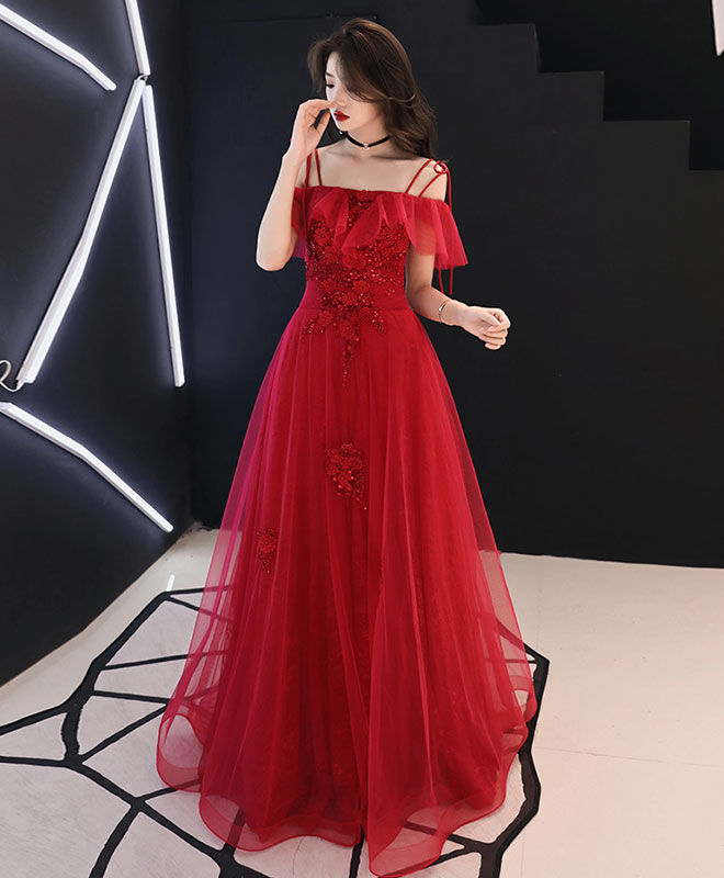Elegant Red Tulle Lace Long Prom Dress with Floral Embroidery - Formal Evening Gown for Homecoming, Quinceañera & Special Occasions - Perfect for Prom Night, Wedding Guest & Black Tie Events