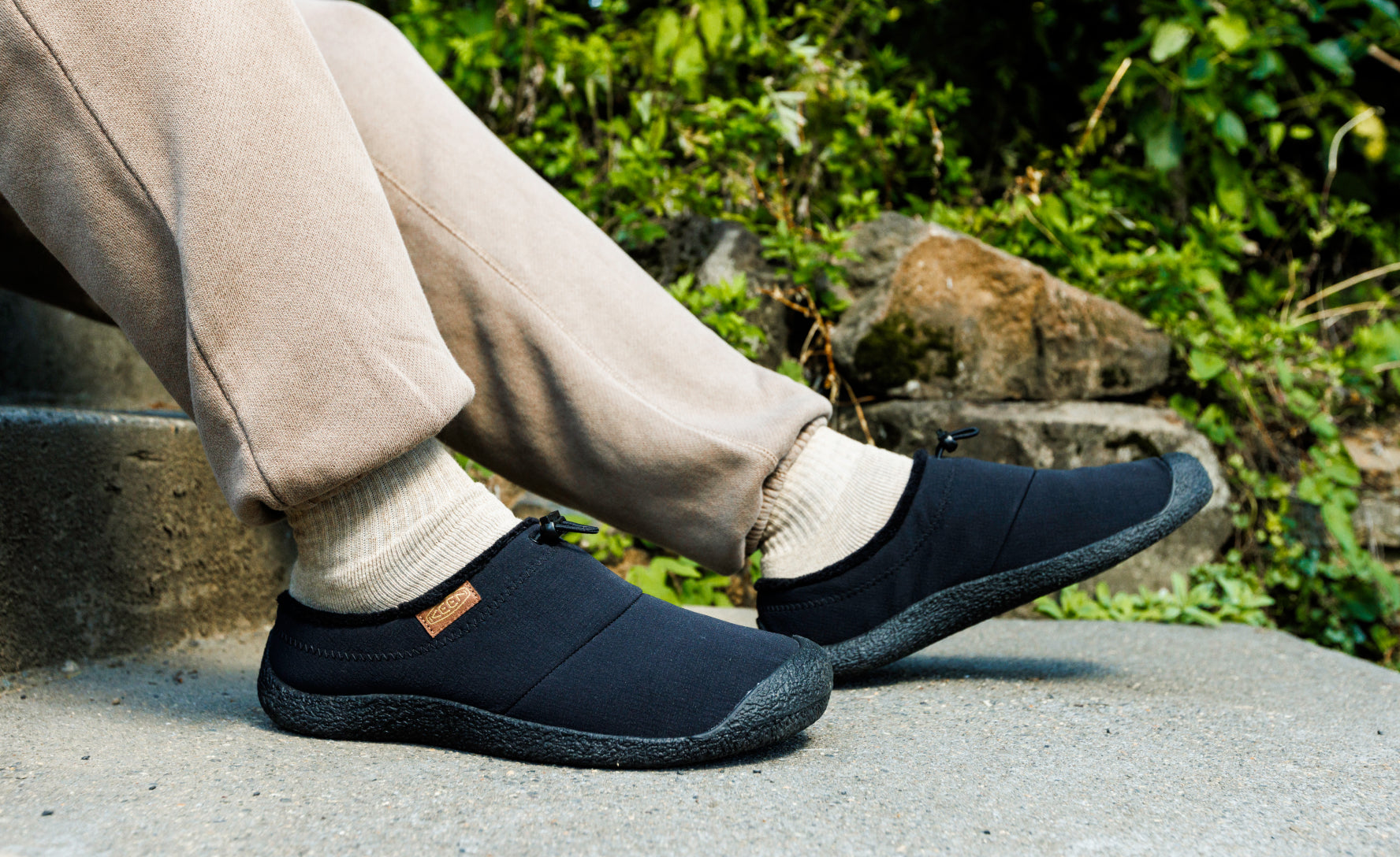 Men's Howser III Slide Sandals - Black/Black Recycled Comfortable Slip-On Shoes for Casual Wear, Beach, Pool & Home Use
