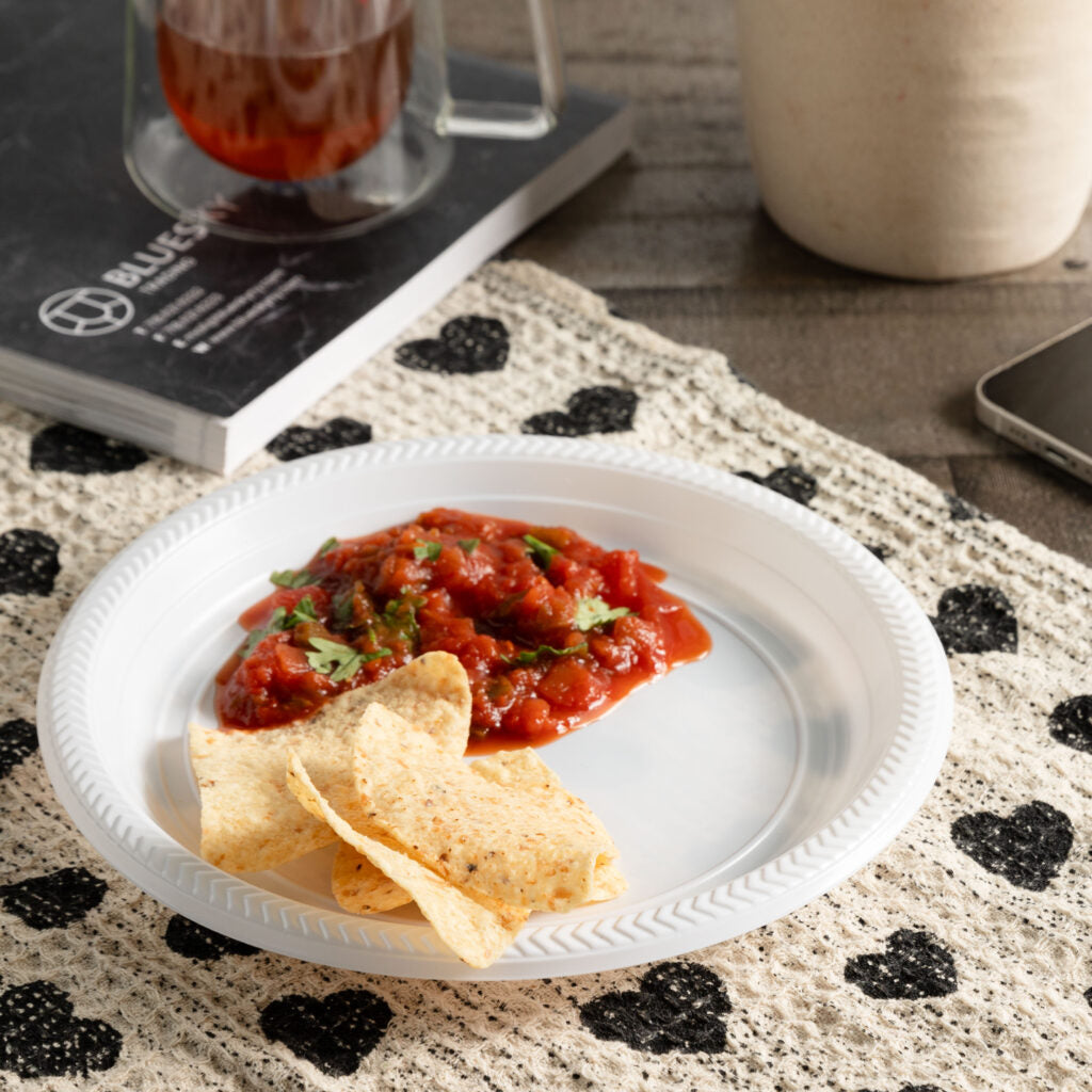 10 Inch White Round Plastic Dinner Plates - Set of 6, Durable BPA-Free Melamine Plates for Everyday Use, Restaurants & Outdoor Dining - Dishwasher Safe Dinnerware for Home, Picnics & Parties