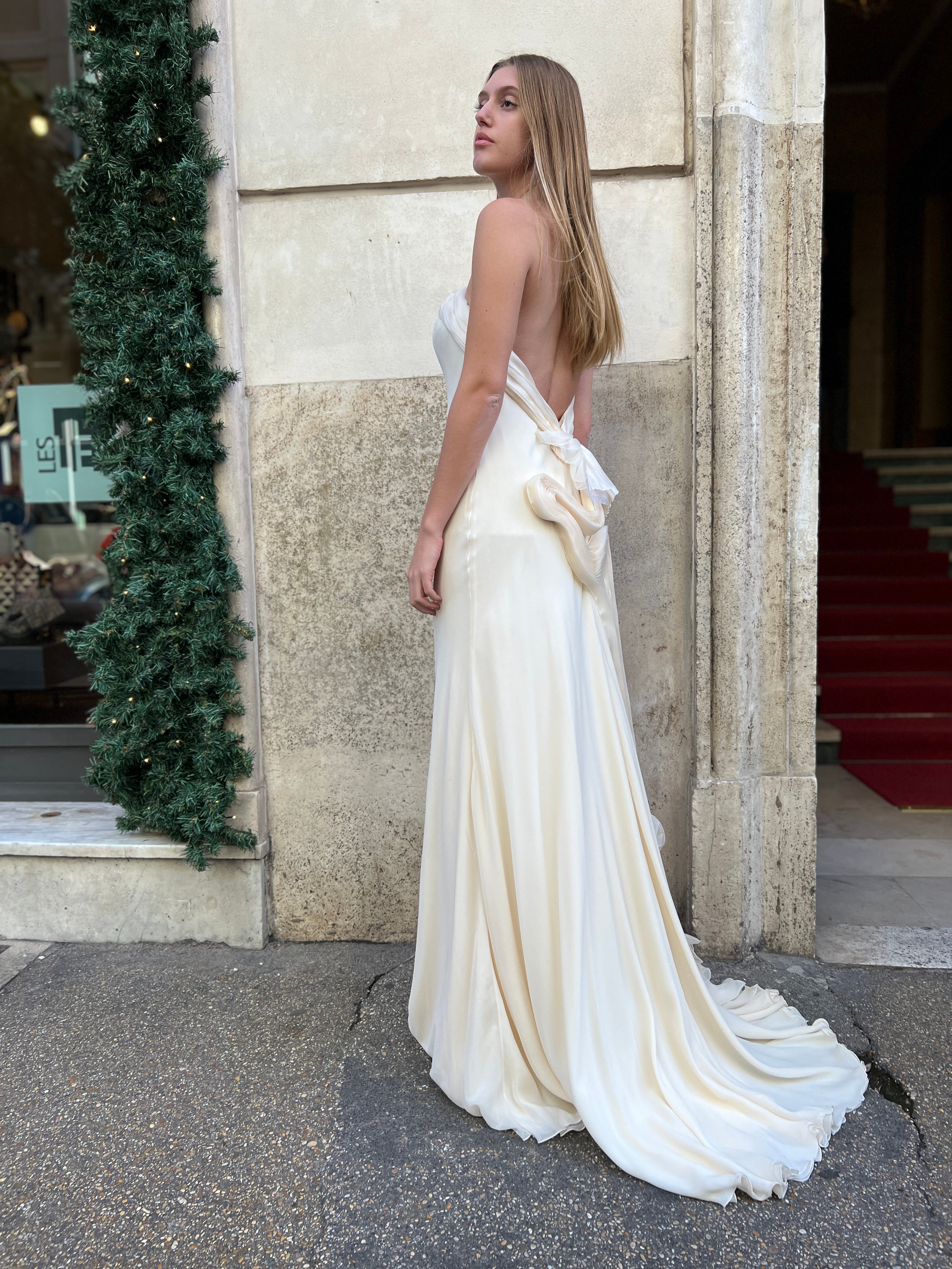 Elegant Pignatelli Wedding Dress - Lace A-Line Bridal Gown for Church Ceremony & Romantic Outdoor Weddings