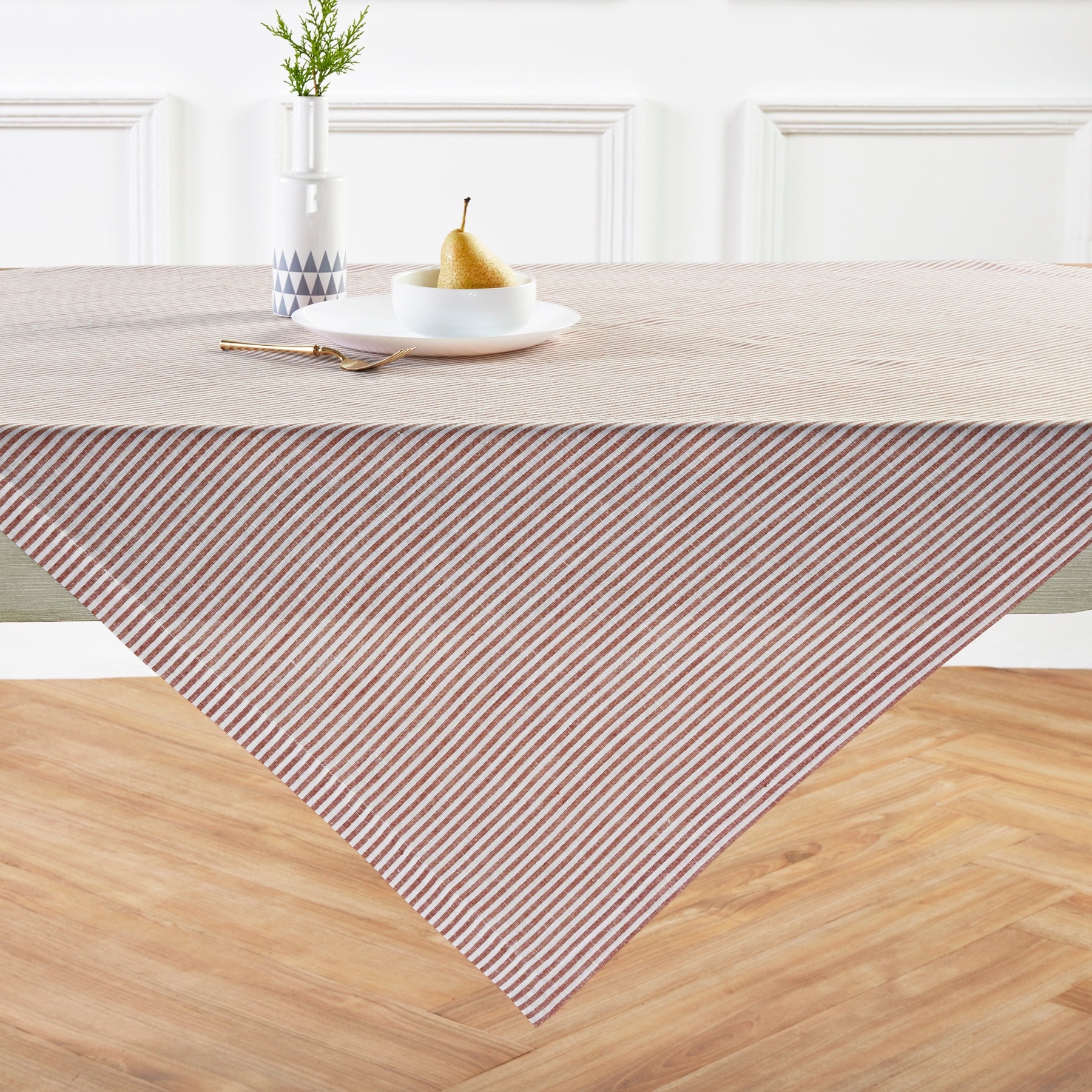 Stylish Narrow Stripe Table Throw - Elegant Dining & Living Room Decor - Perfect for Parties, Holidays & Everyday Use