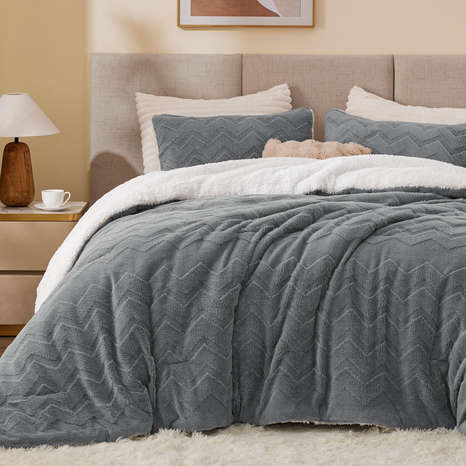 BEDELITE Fluffy Queen Comforter Set - Ultra Soft Sherpa Grey Bedding for Queen Size Bed | 3-Piece Luxury Winter Comforter Set with 1 Comforter & 2 Pillow Shams | Perfect for Cozy Winter Nights, Guest Rooms & Cold Weather Bedding