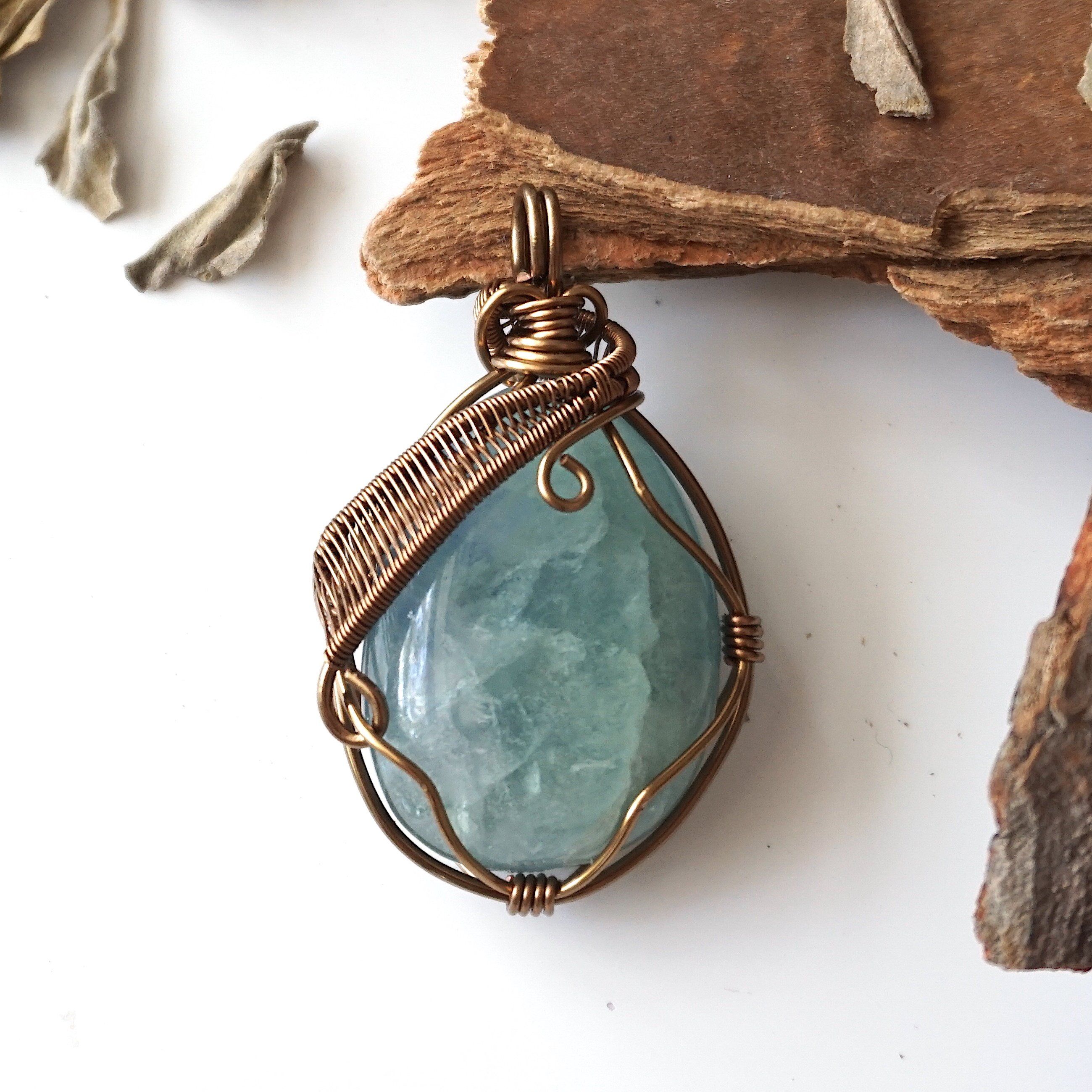 Green Fluorite Necklace in Antique Bronze - Healing Crystal Jewelry for Chakra Balancing & Spiritual Energy | Perfect for Meditation, Yoga & Gift Giving
