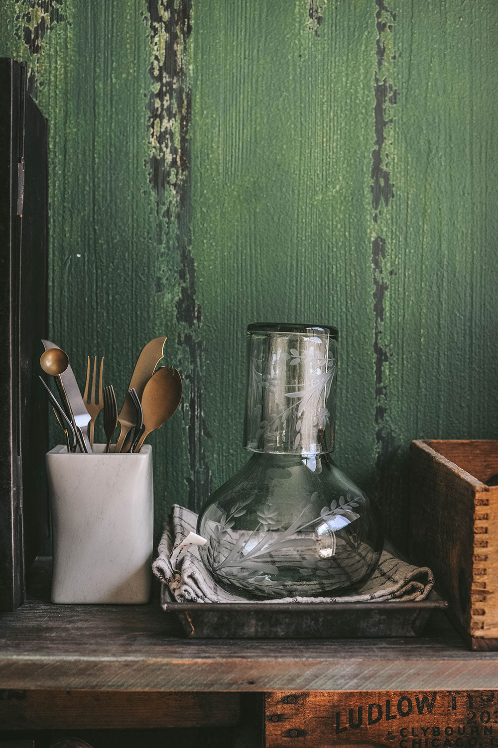 Eco-Friendly Recycled Glass Etched Carafe Set - 2 Piece Water Pitcher with Lid - Perfect for Iced Tea, Lemonade & Cocktails - Sustainable Home Bar & Kitchen Decor