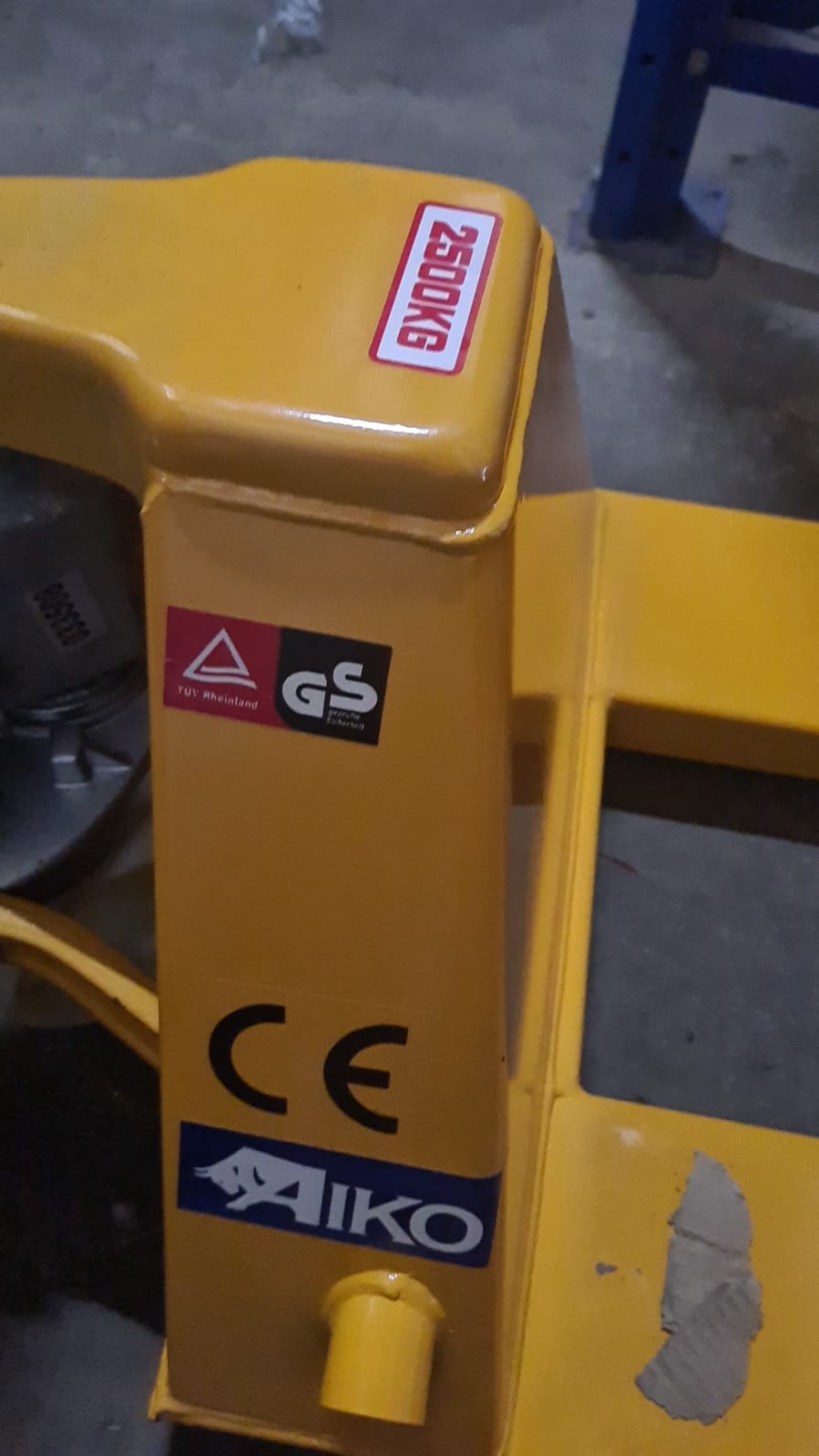 Aiko 2.5 Ton Capacity Heavy Duty Nylon Super Short Hand Pallet Truck - 540 x 900 mm Platform Size | Model PT W2.5N 540/900 | Ideal for Warehouse, Loading Dock & Tight Space Material Handling